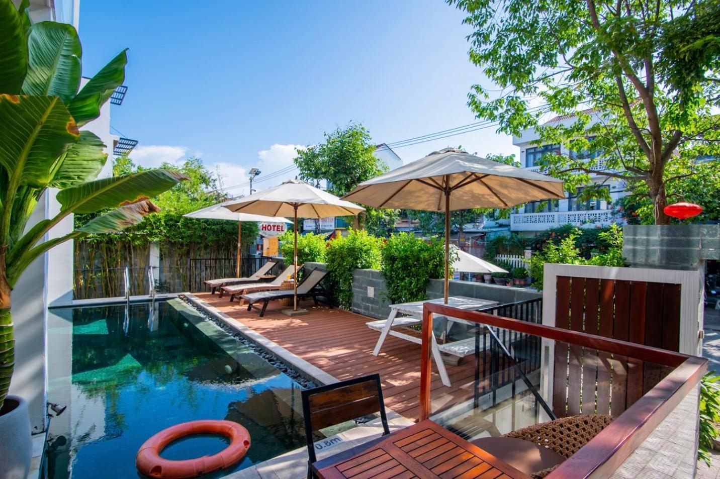 Khách sạn Majestic 3*