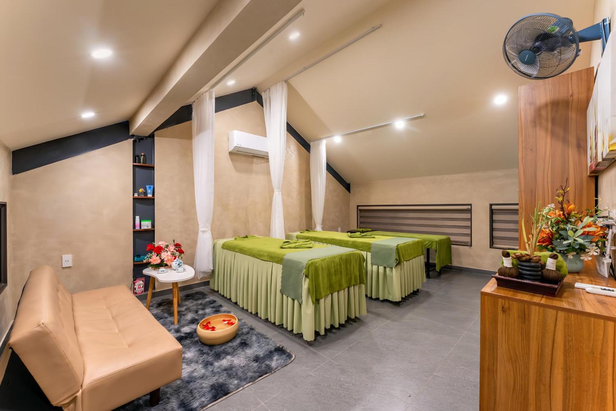 Hotel The Linh Seaside 4*