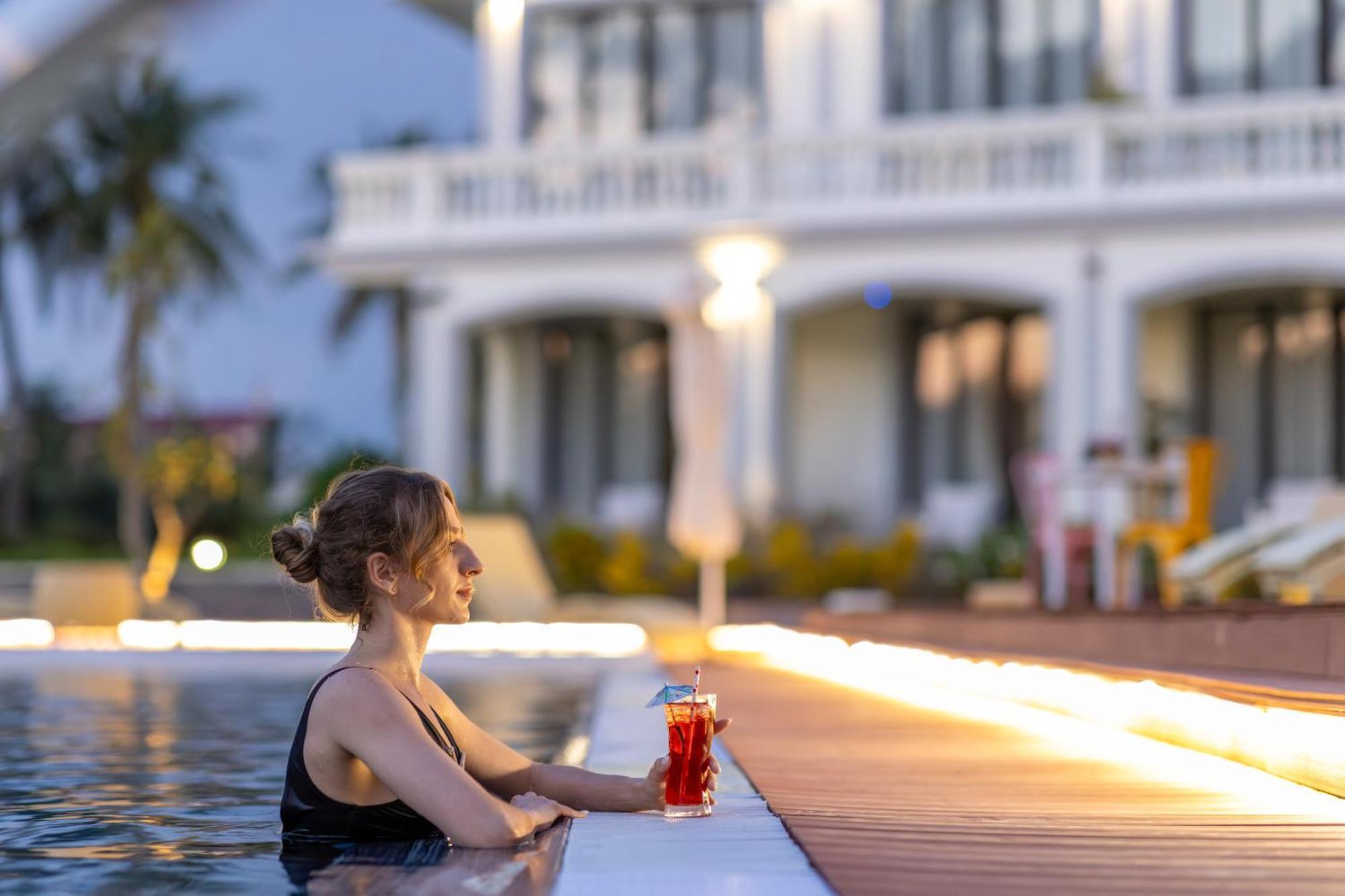 Moodhoian Riverside & Hotel 4*