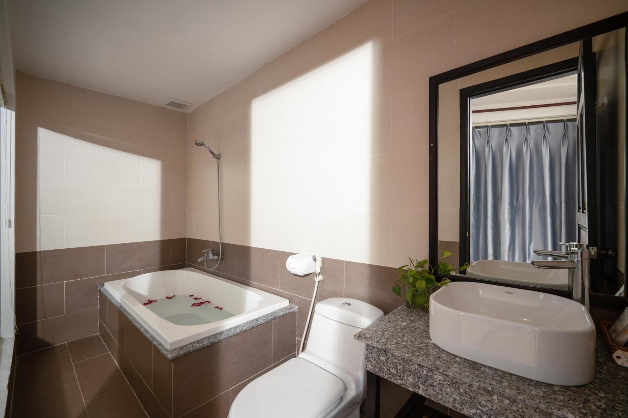 Raon Hoian 4*