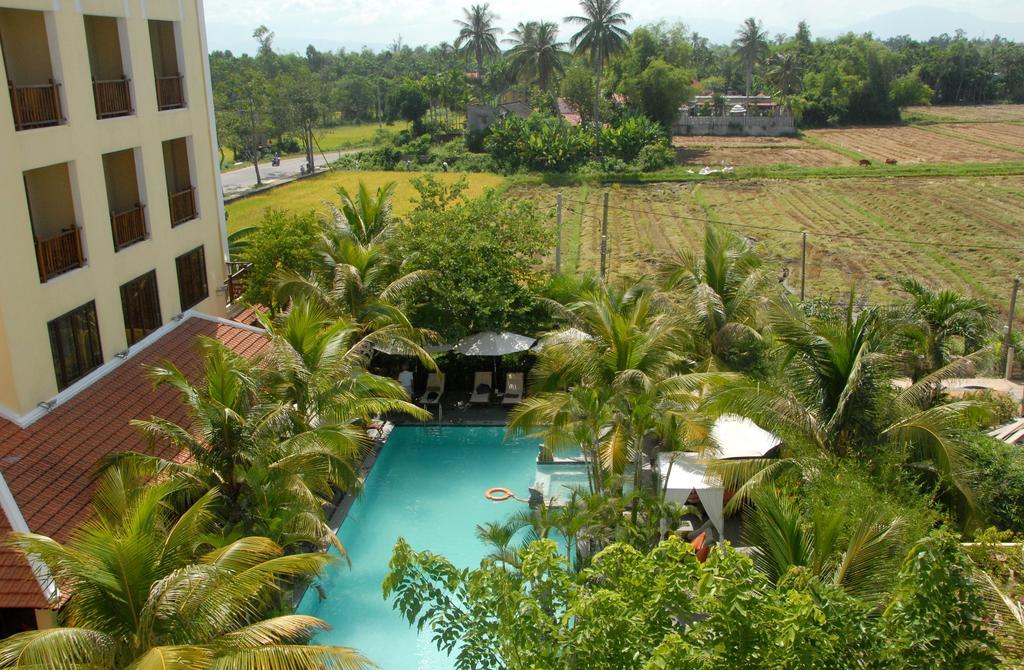 Essence & Hotel 4*