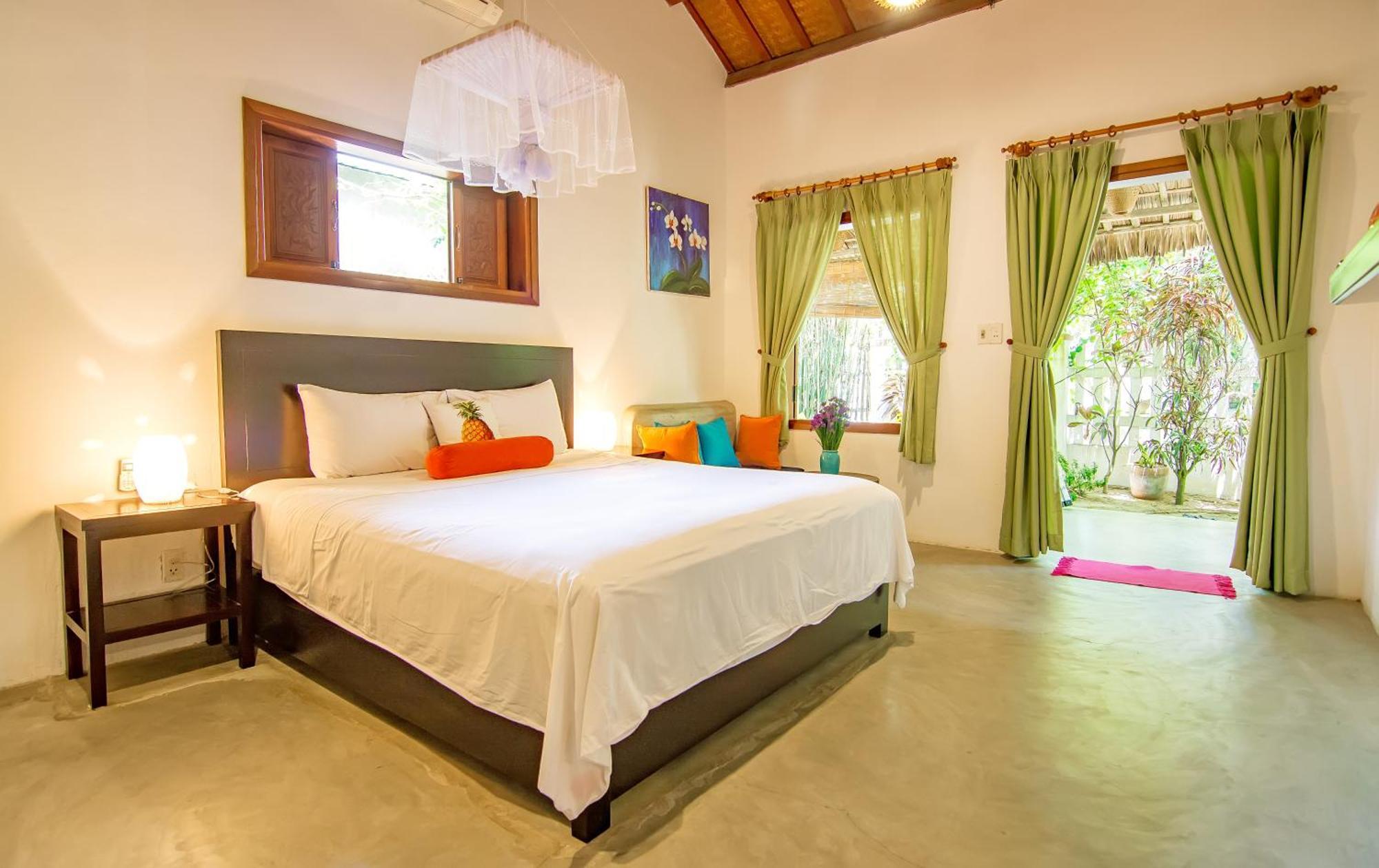 Homestay An Bang Flower House
