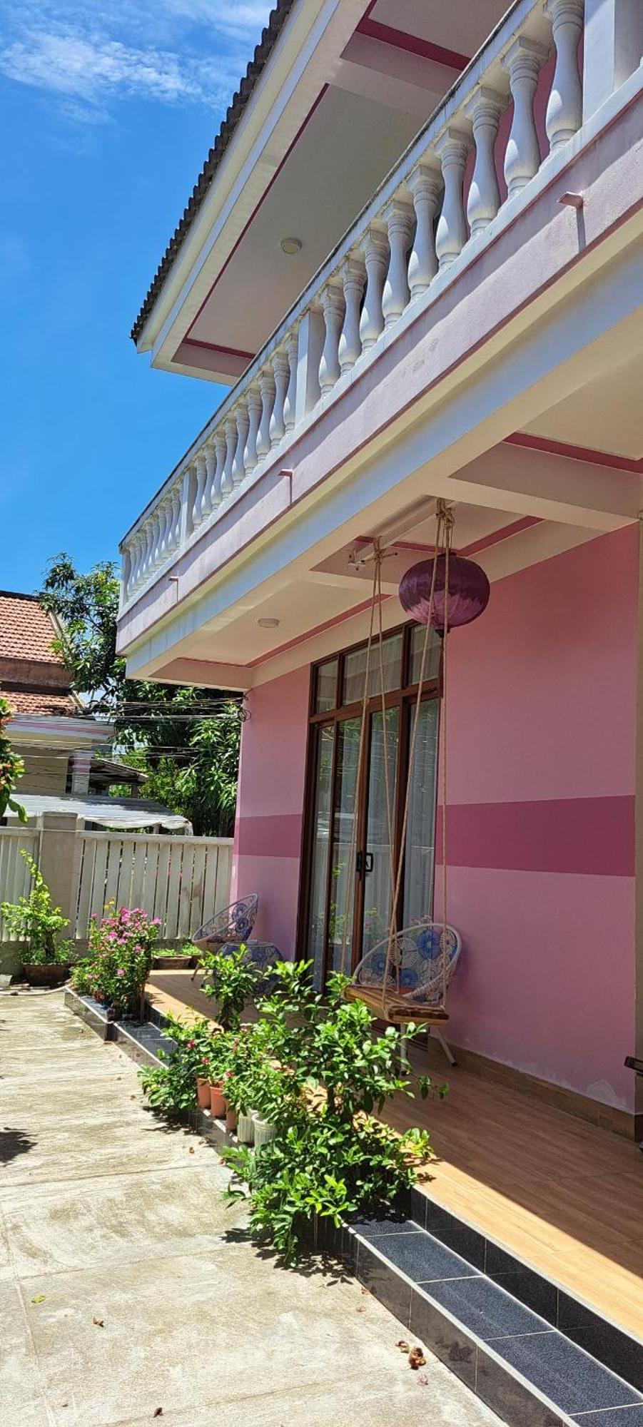 Ở trọ Pink House *