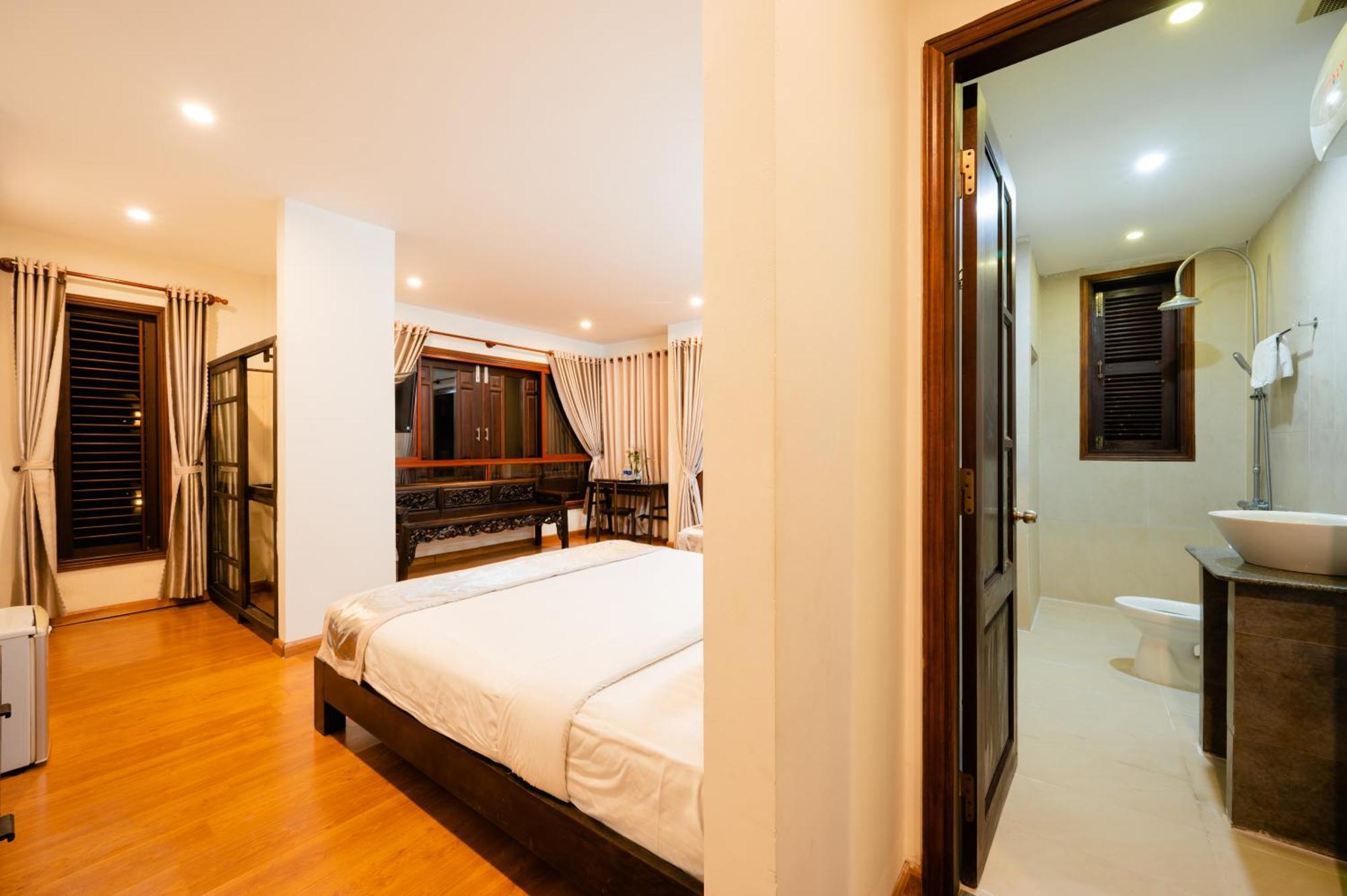 B'lan Riverside Hotel 3*