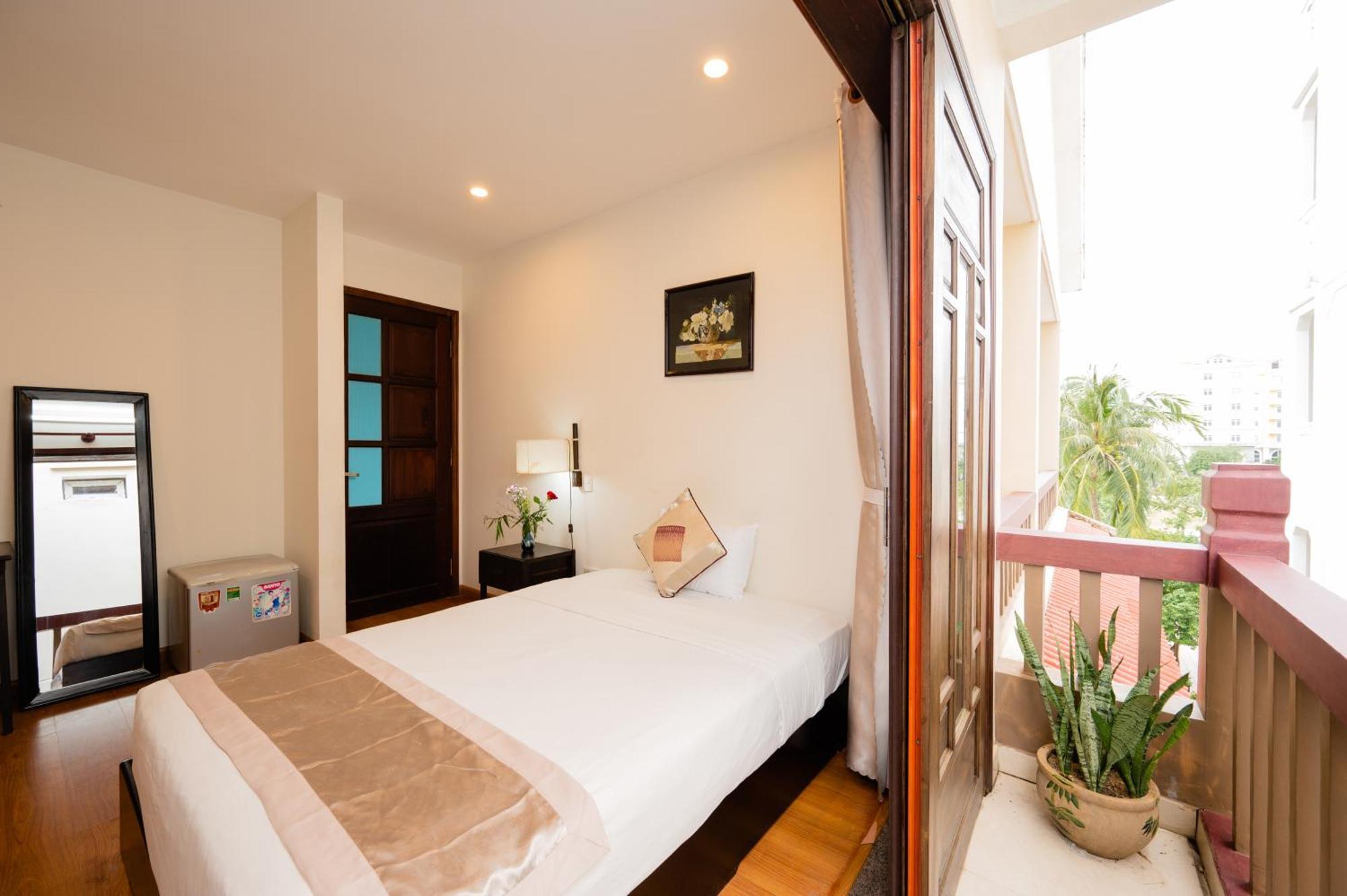B'lan Riverside Hotel