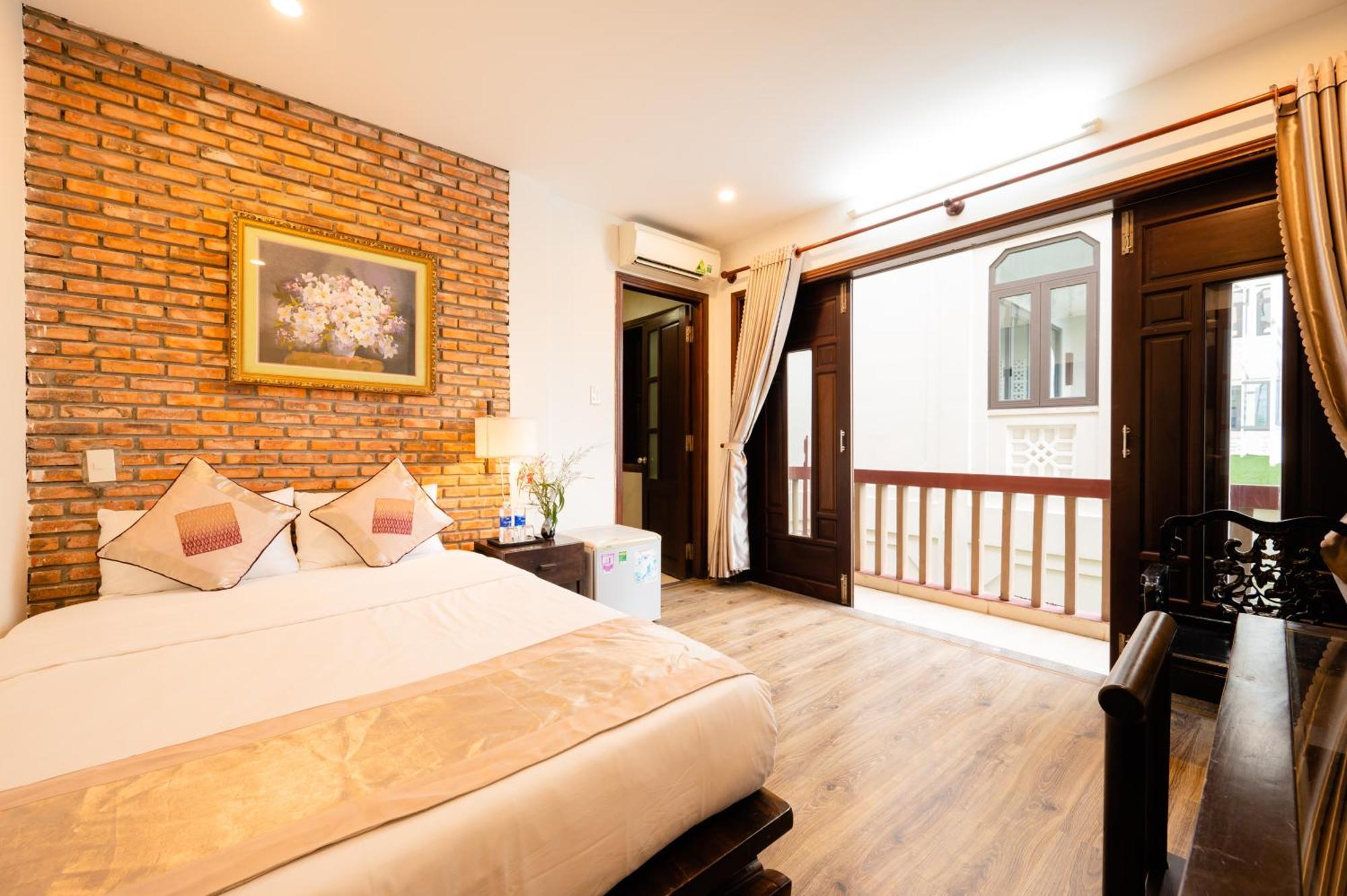 B'lan Riverside Hotel 3*