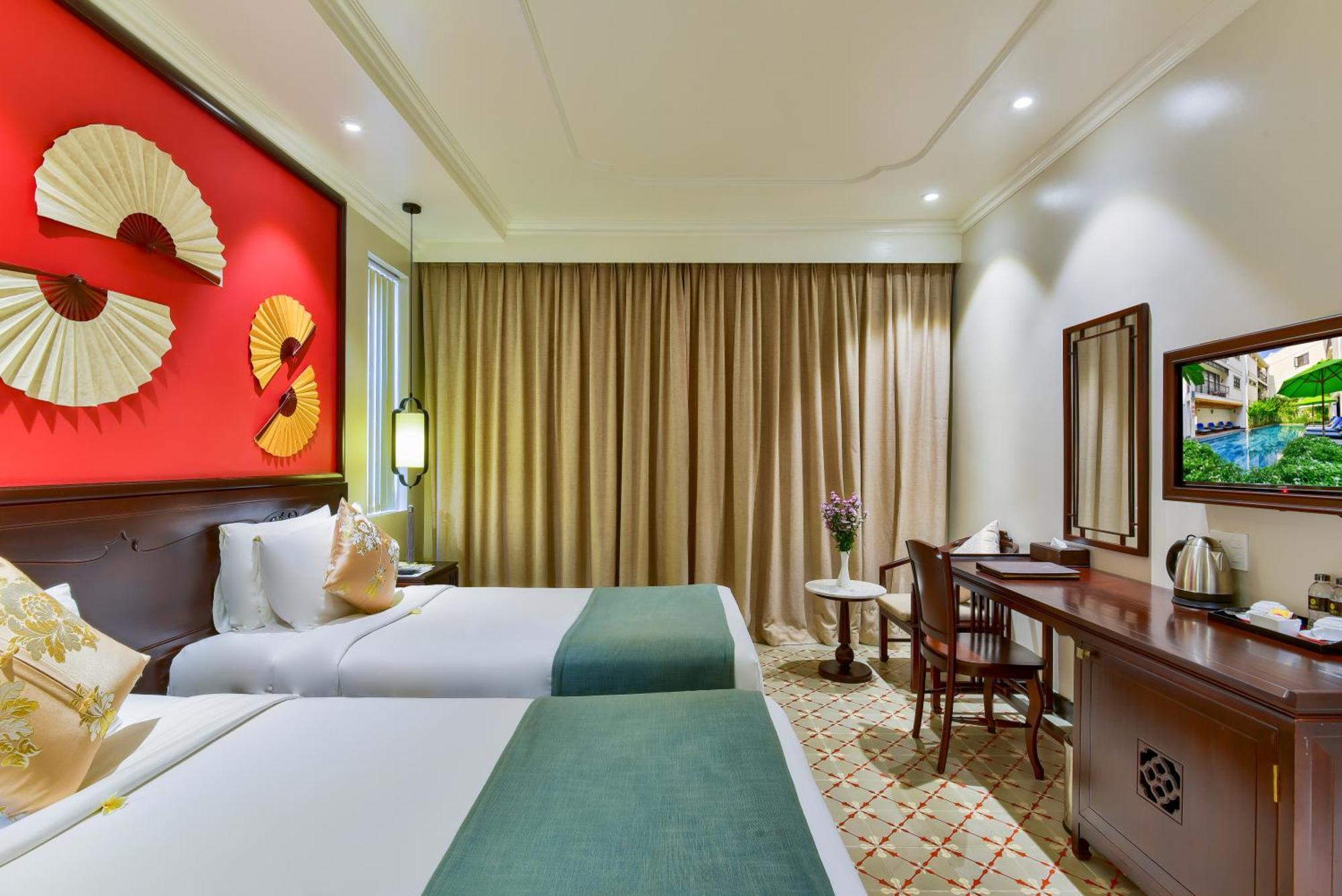 Laluna Riverside & 4*
