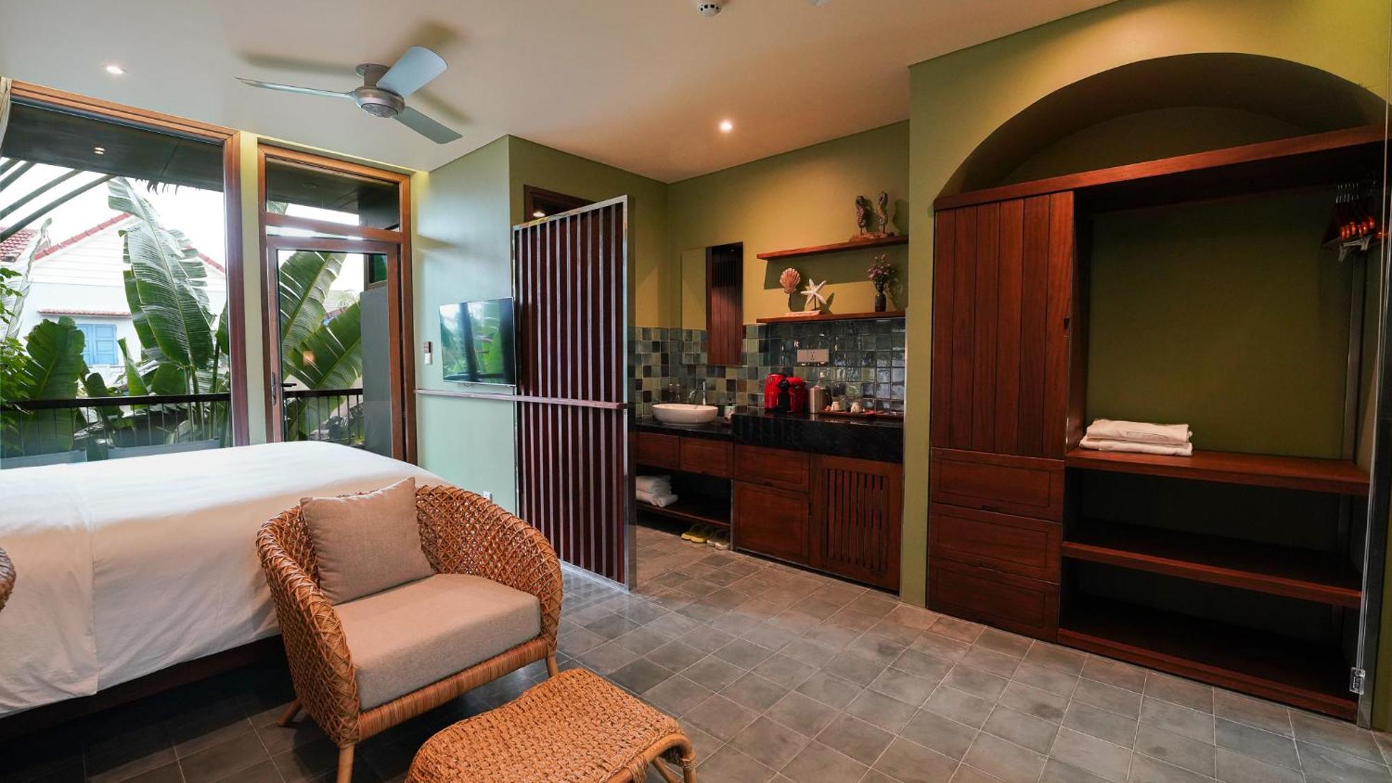 Hotel Chiem Hoian - The Beachside Boutique & 4*