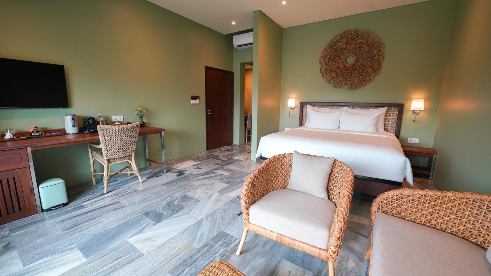 Chiem Hoian - The Beachside Boutique & 4* Hoi An