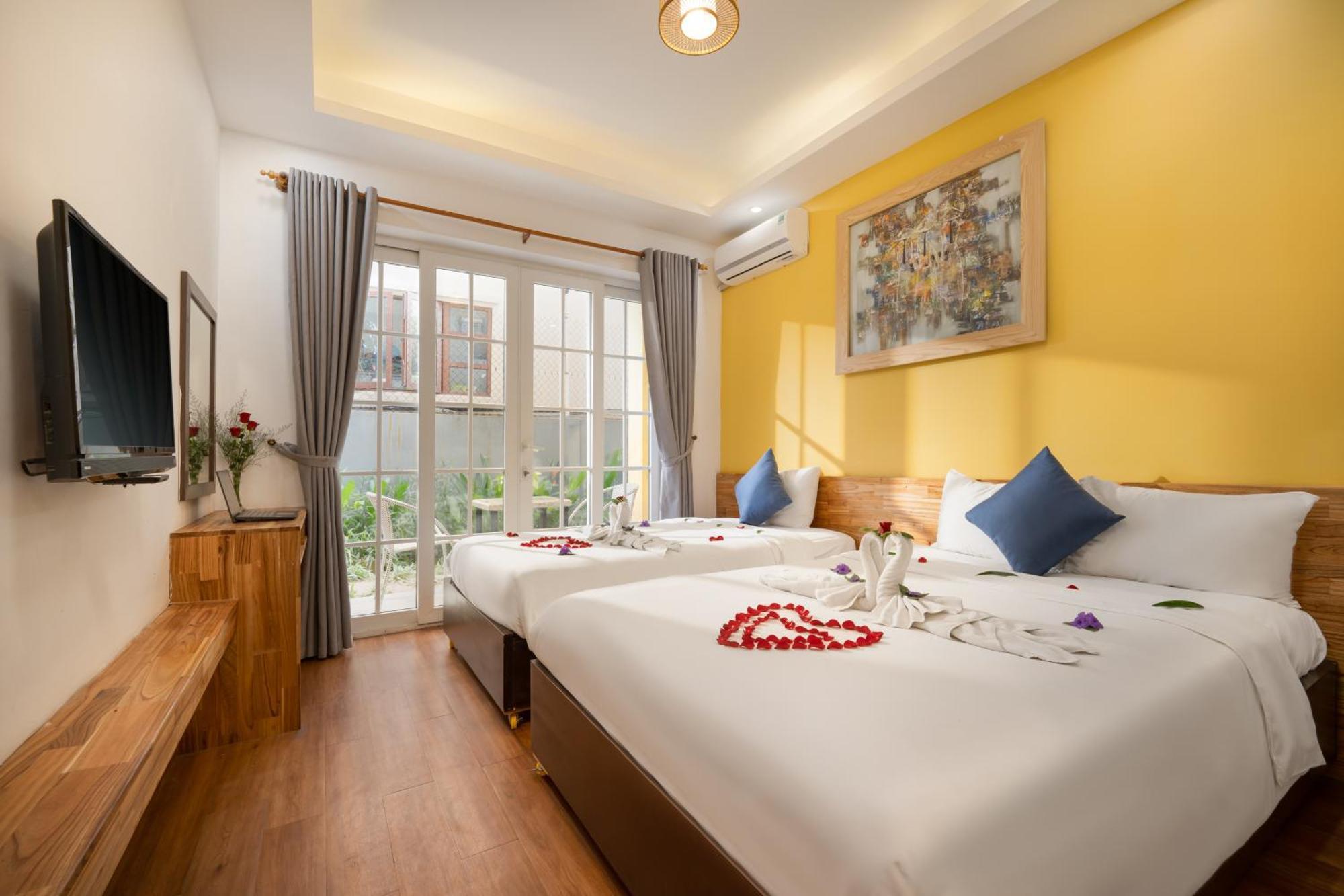 Triple Riverside Hoian Hotel 3*