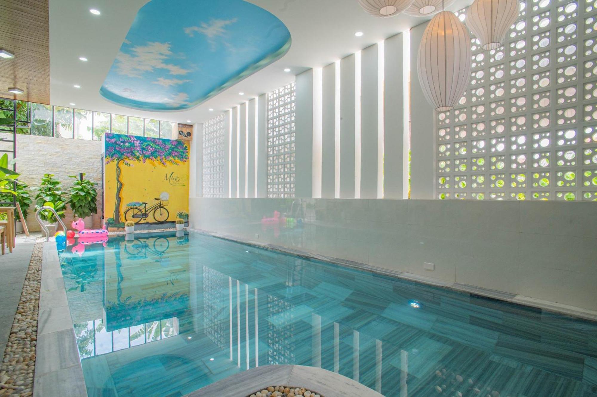 Mint Hotel