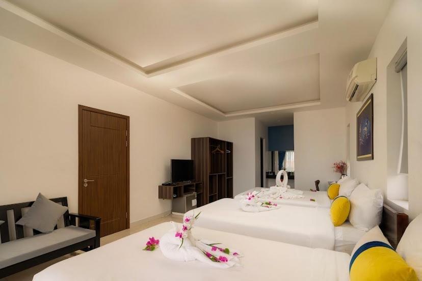 5 Coconut Homestay *