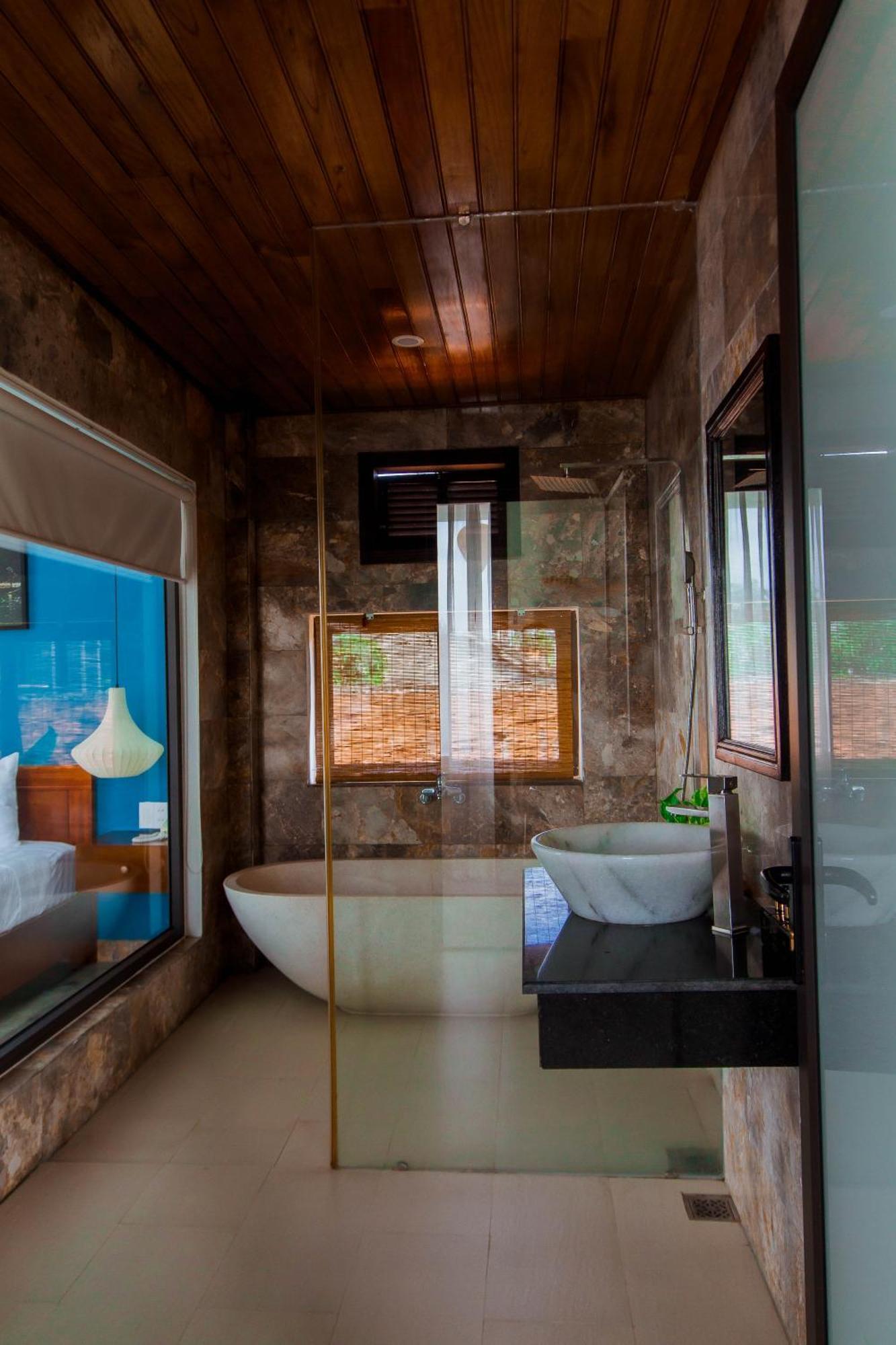 Hilary Boutique Hotel 3*