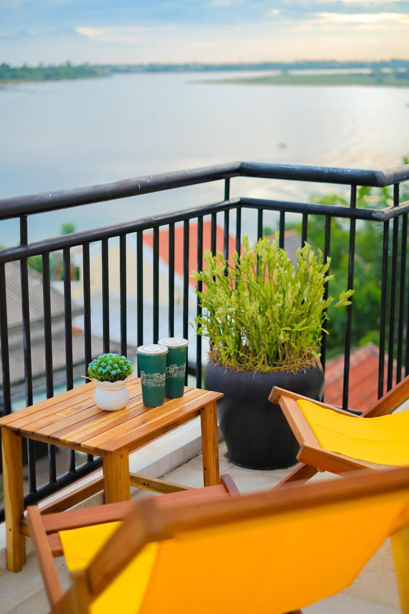 Ha Mountain View Pool Homestay *