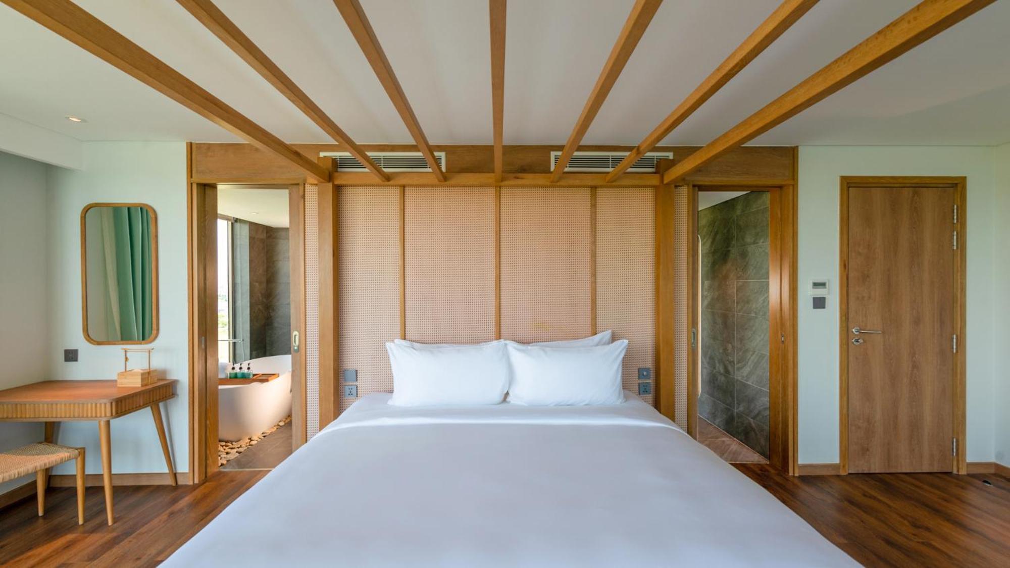 Bellerive And Hotel Hoi An