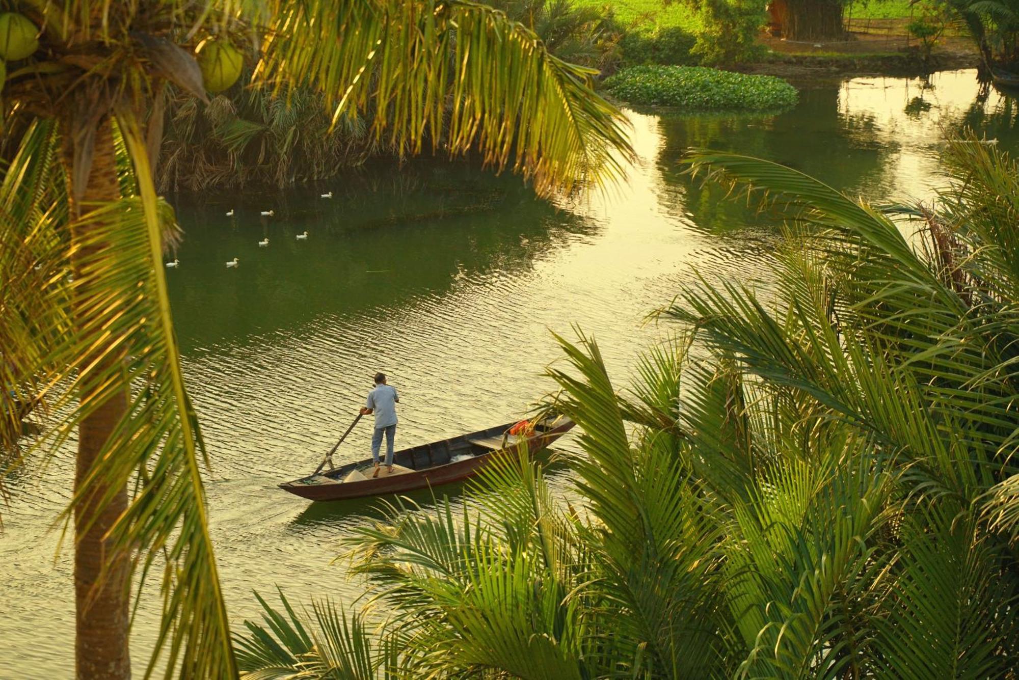 Hotel Moodhoian Riverside &