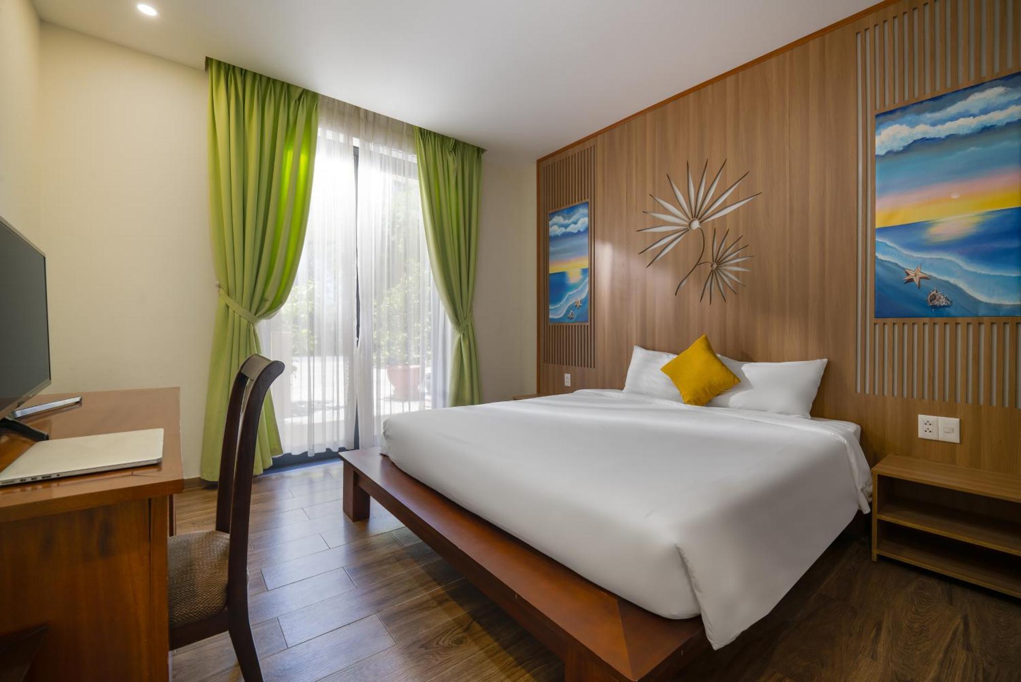 Palm Garden & Pool Hotel 4*