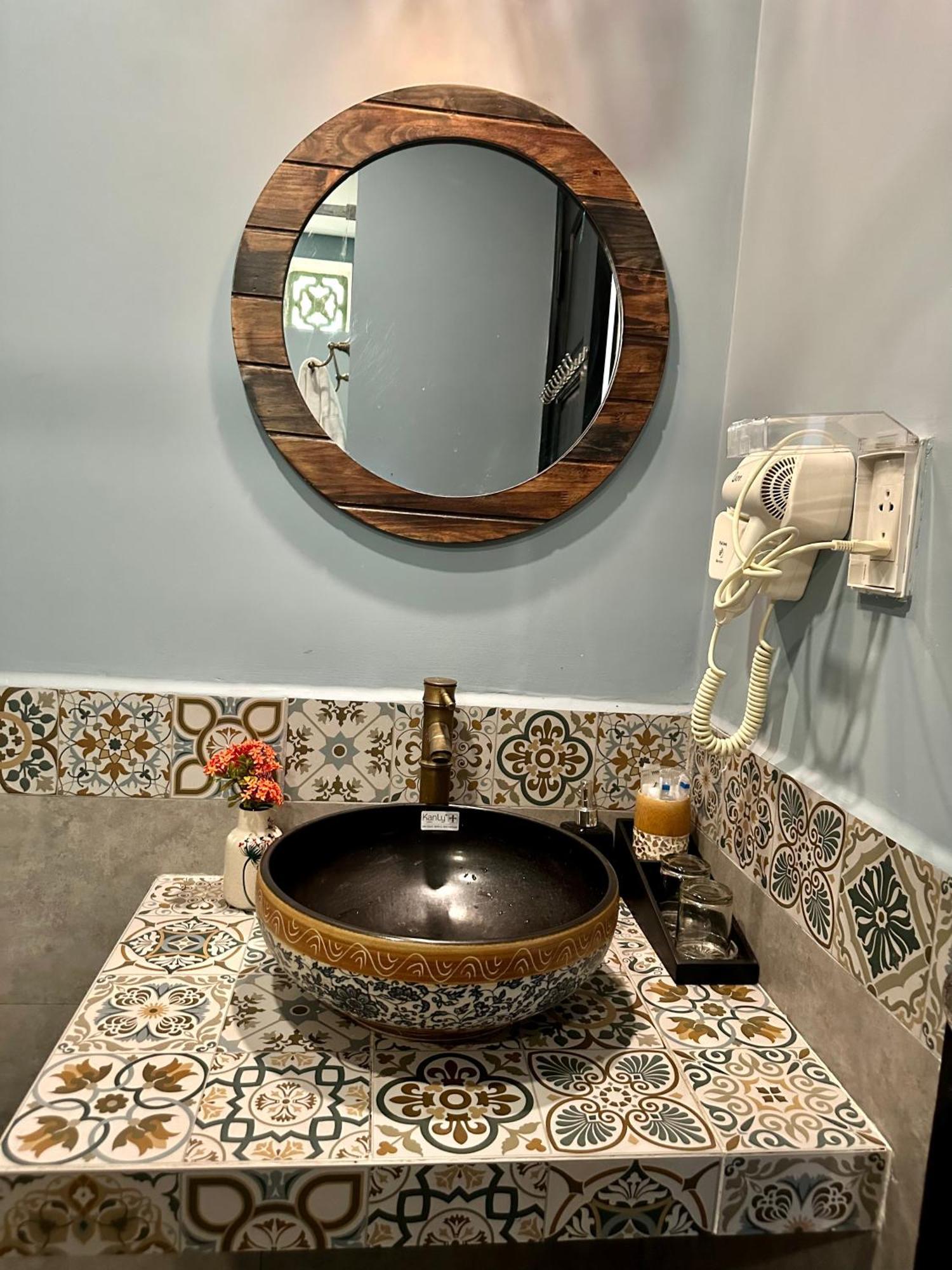 Chez Mimosa - The Letter Bed & Breakfast