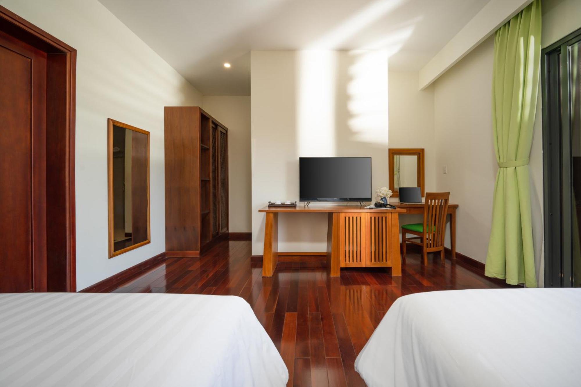 Palm Garden & Pool 4*