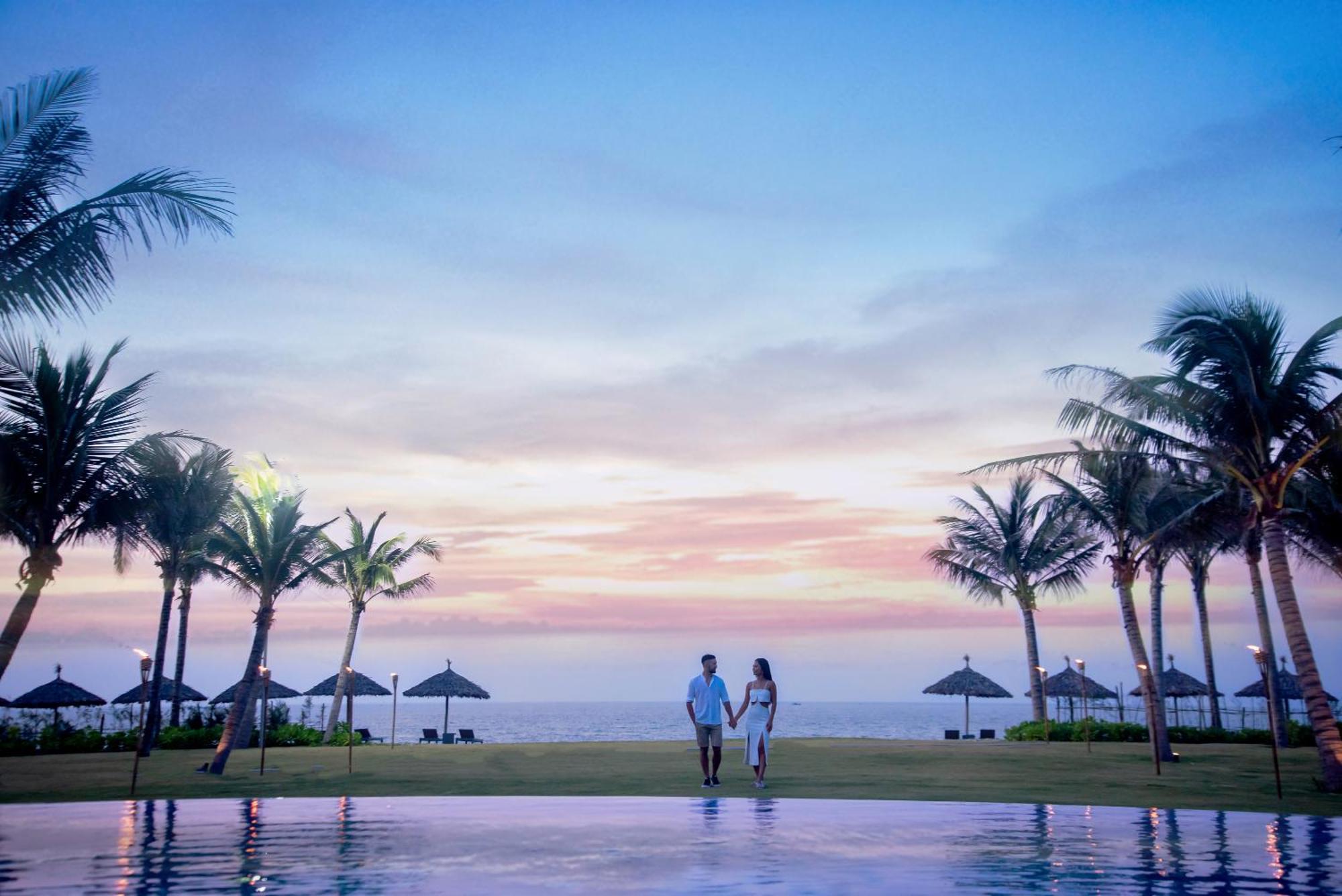 Wyndham Royal Beachfront &