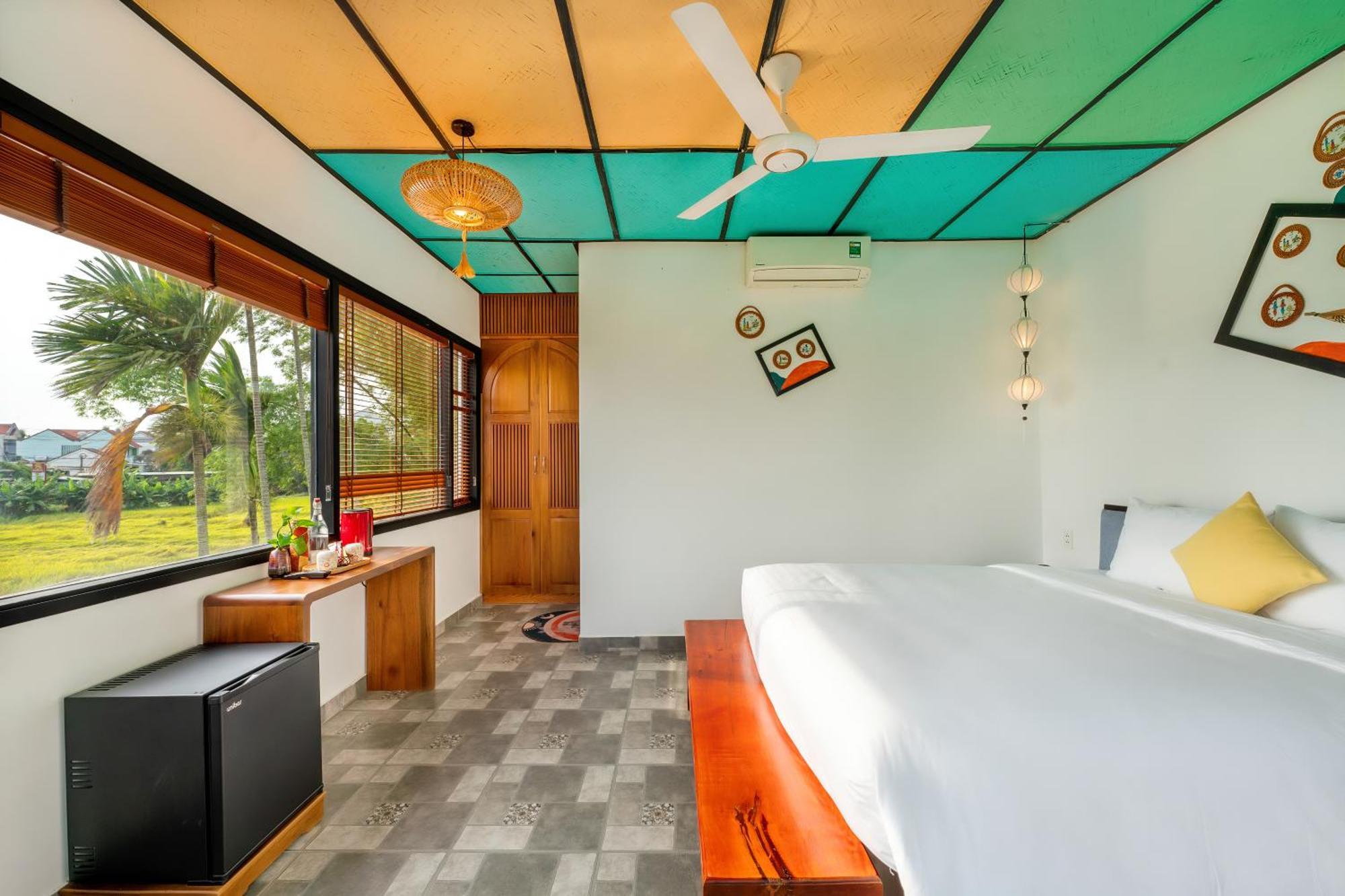 Hotel Sunkised Paddy