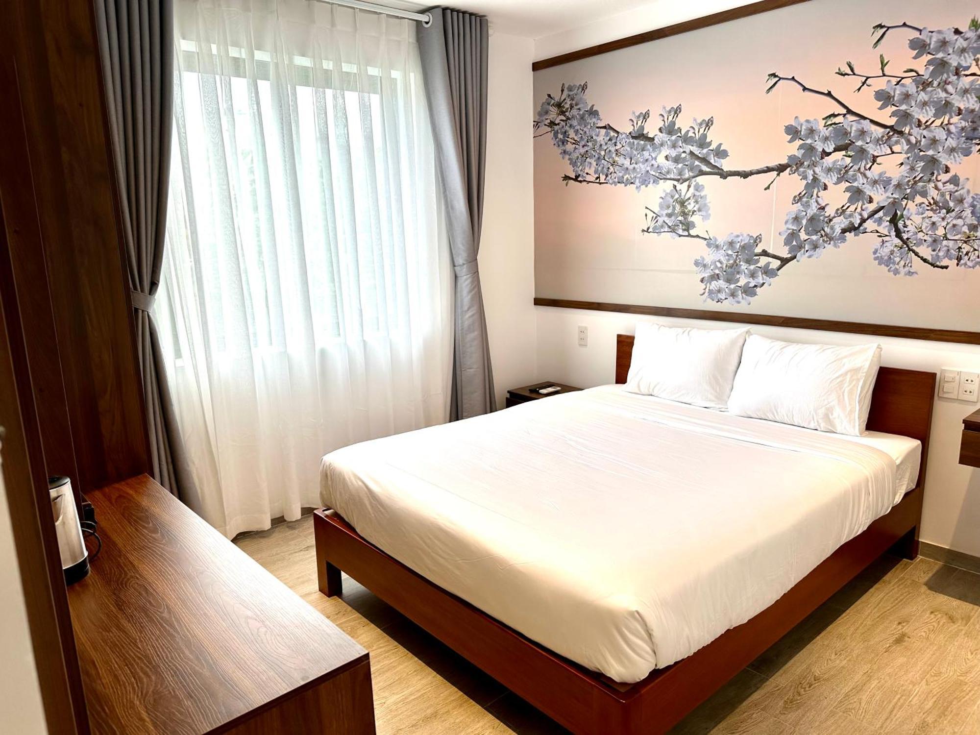 The Present River Aparthotel *