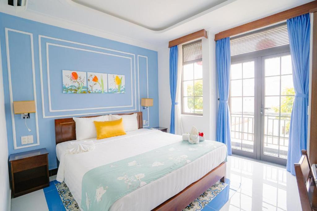 Vin Star Hoian *