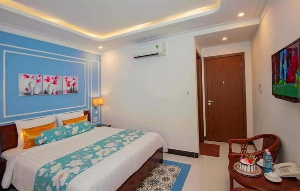 Vin Star Hoian