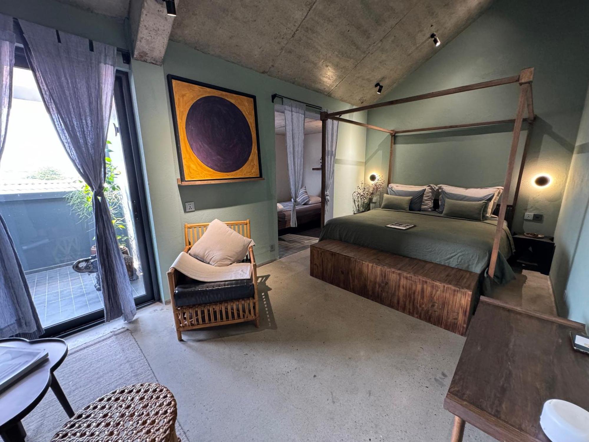 Kaia Gallery