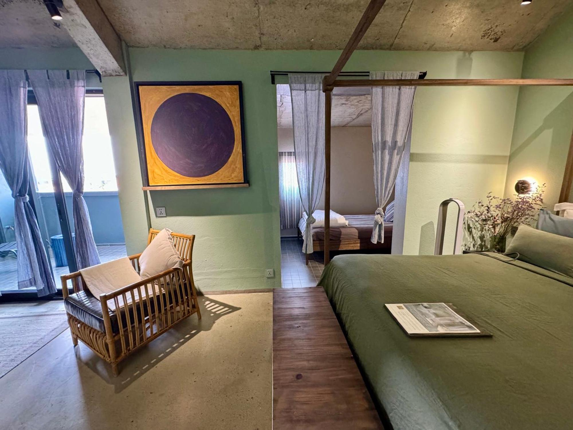 Kaia Gallery Hotel