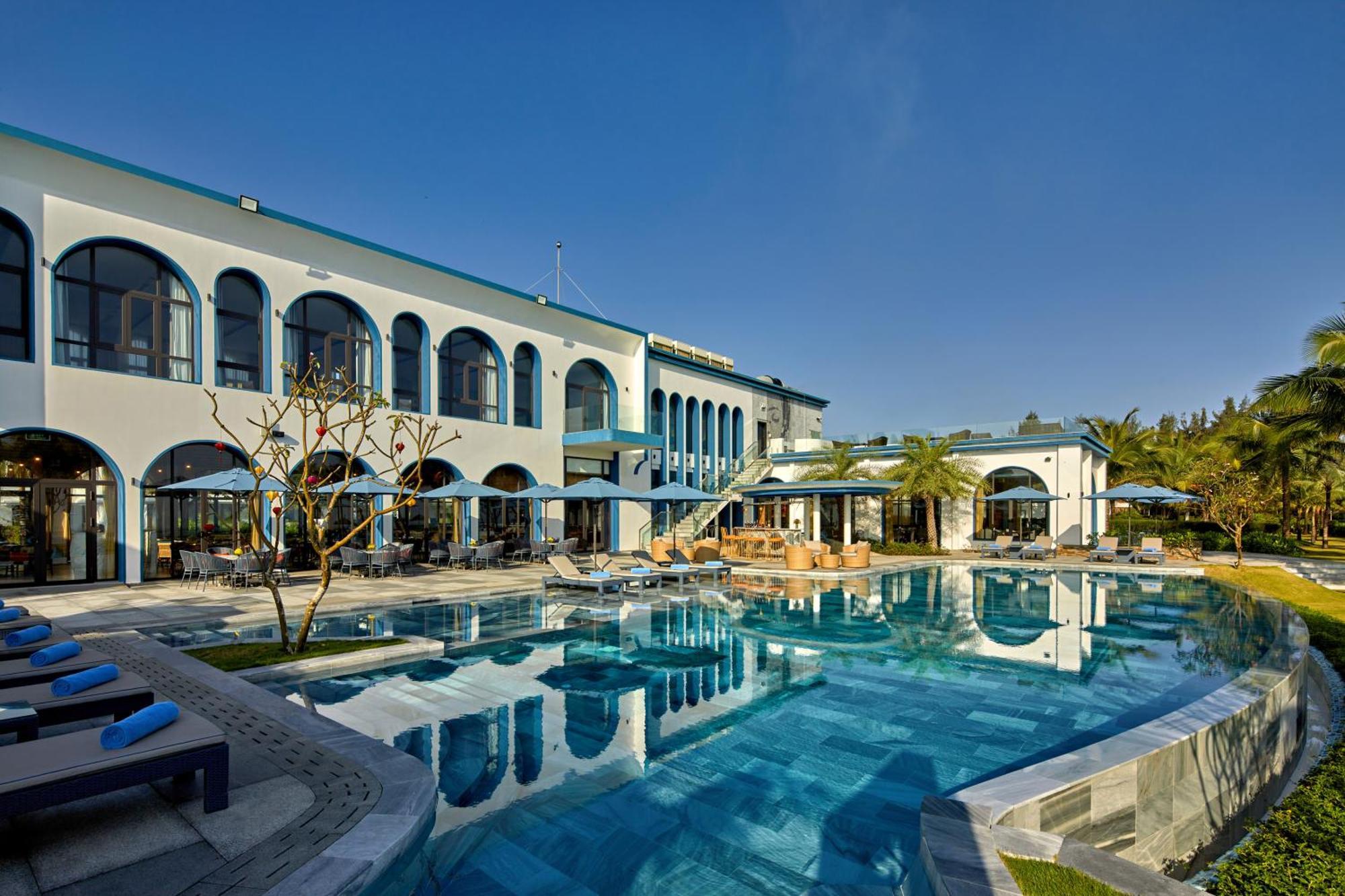 Wyndham Royal Beachfront & 5*