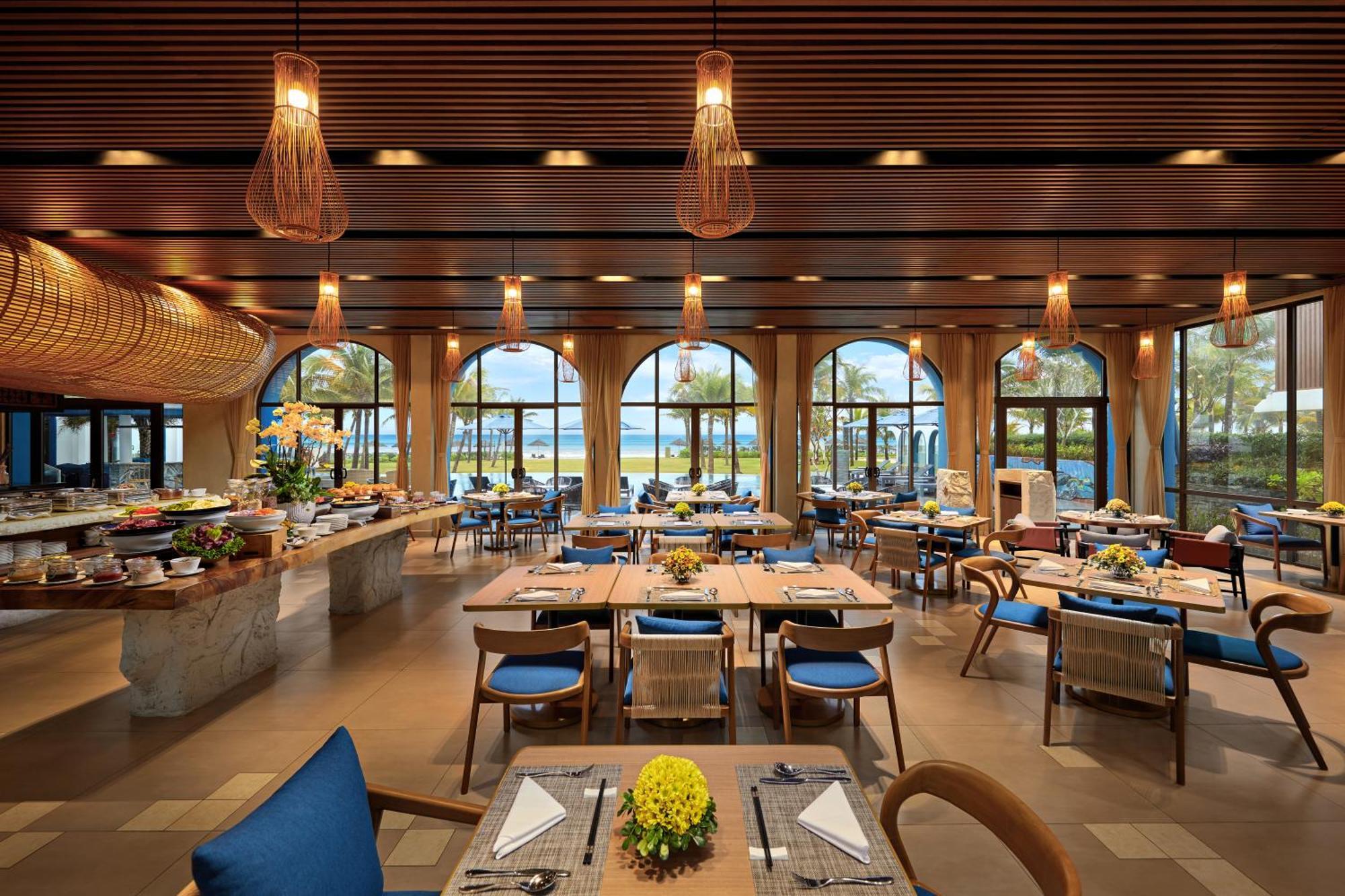 Wyndham Royal Beachfront & 5*
