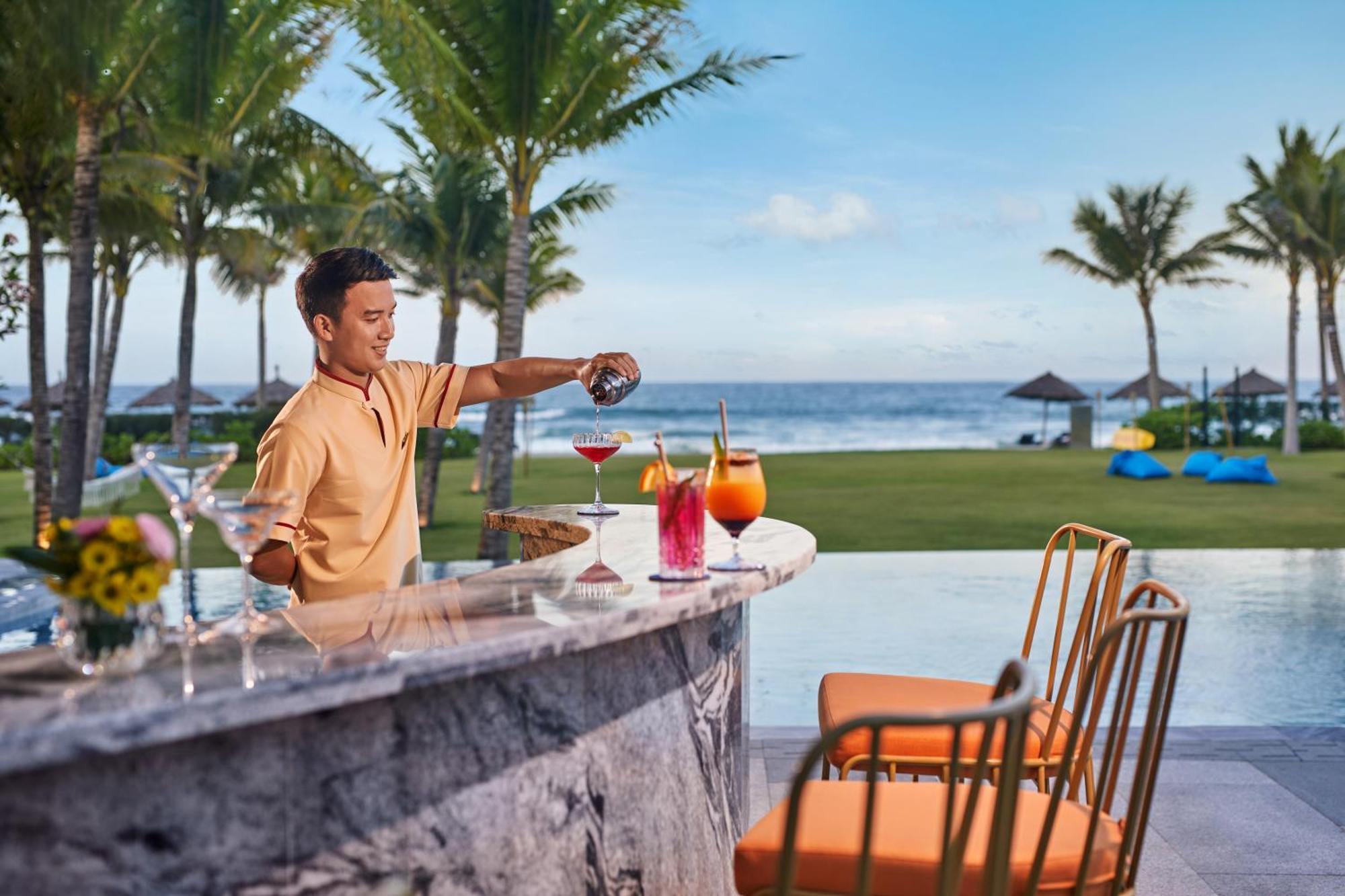 Wyndham Royal Beachfront & Resort
