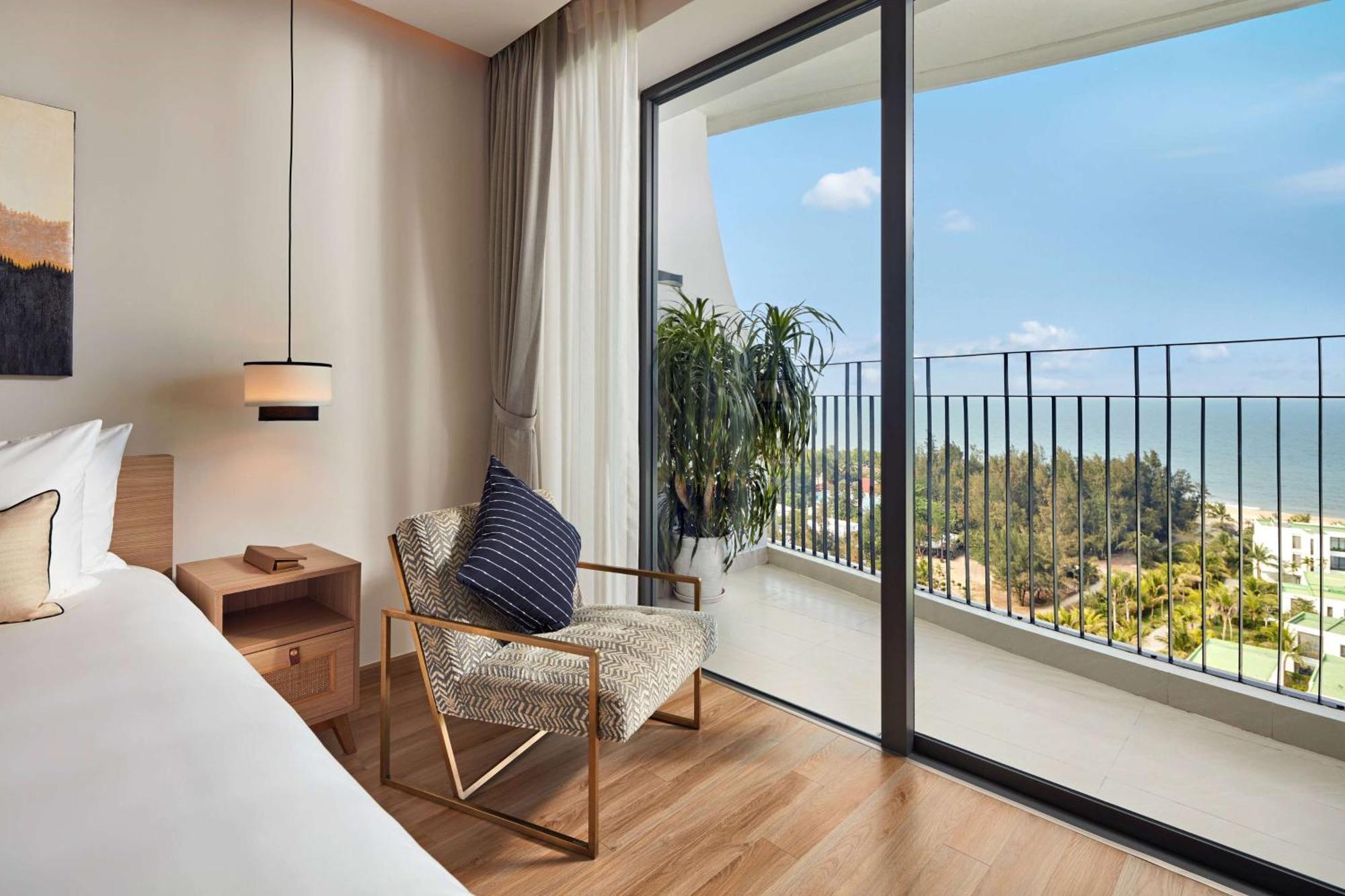 Wyndham Royal Beachfront & Resort Hoi An