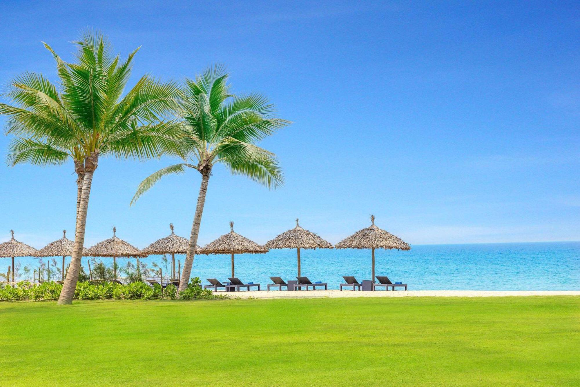 Wyndham Royal Beachfront & Resort Hoi An