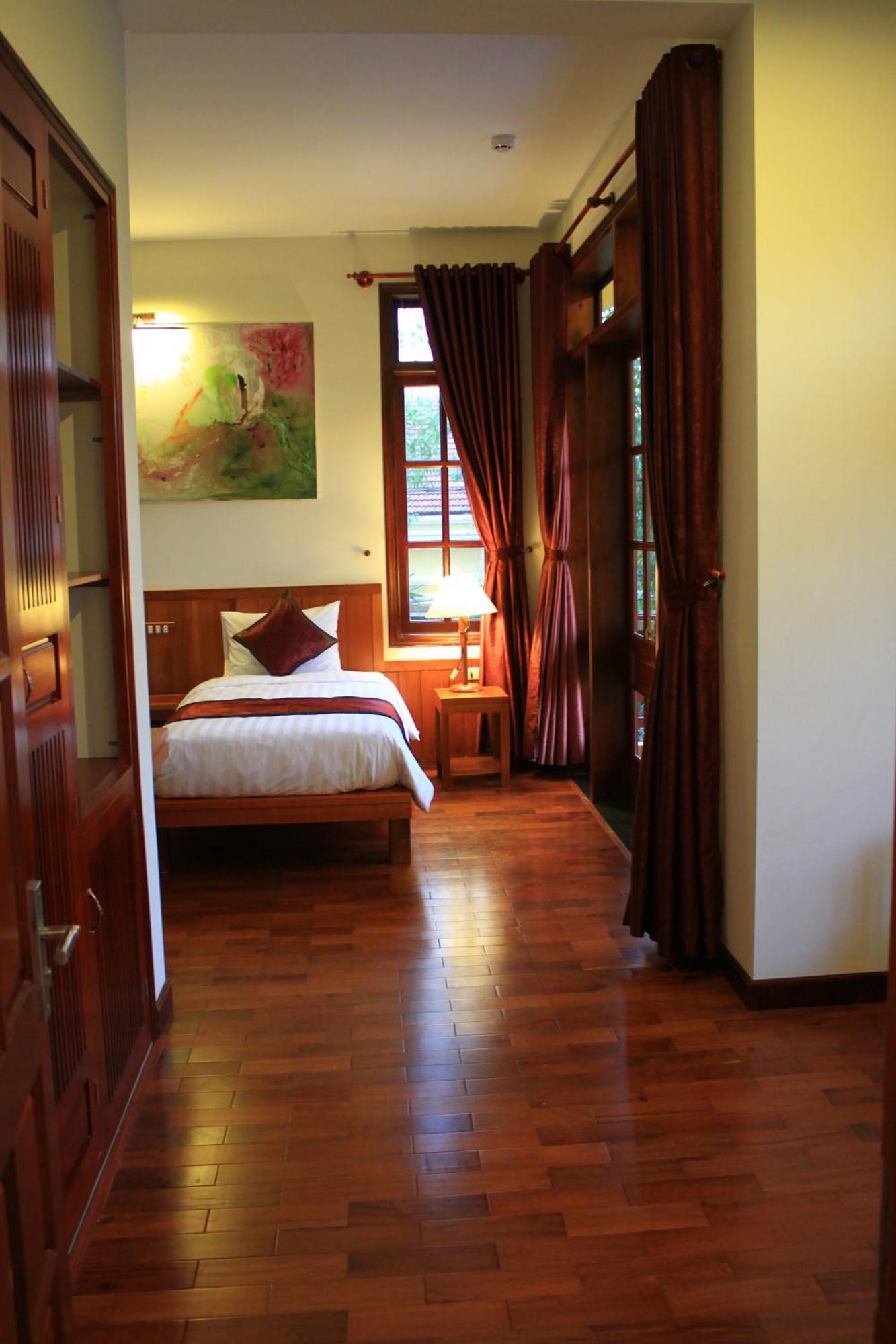 Villa The Earth