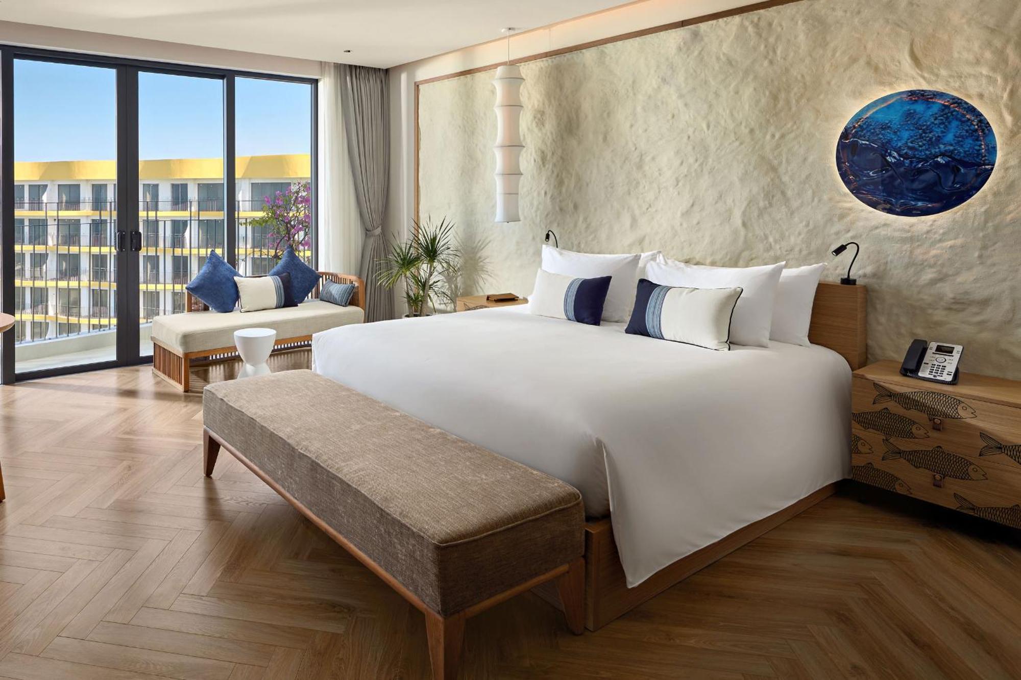 Wyndham Royal Beachfront &