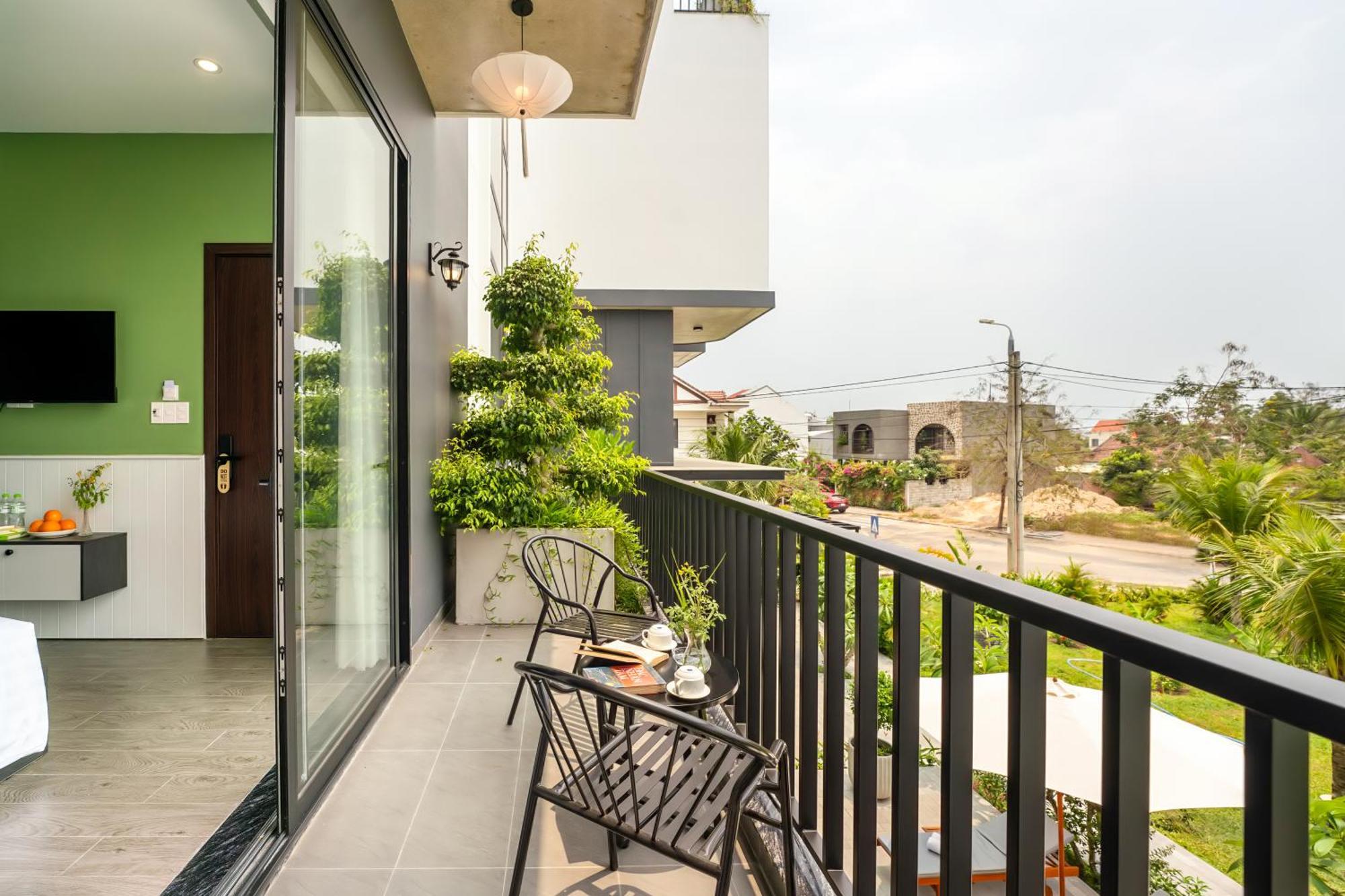 Duong - Entire - Pool Side - Private Garden Apartment Hoi An