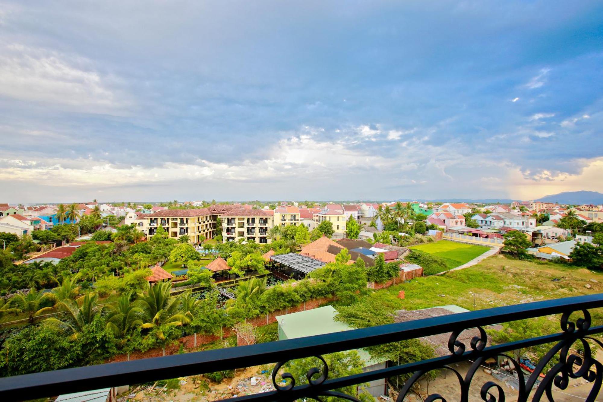 Hotel Lasenta Boutique Hoian 4*
