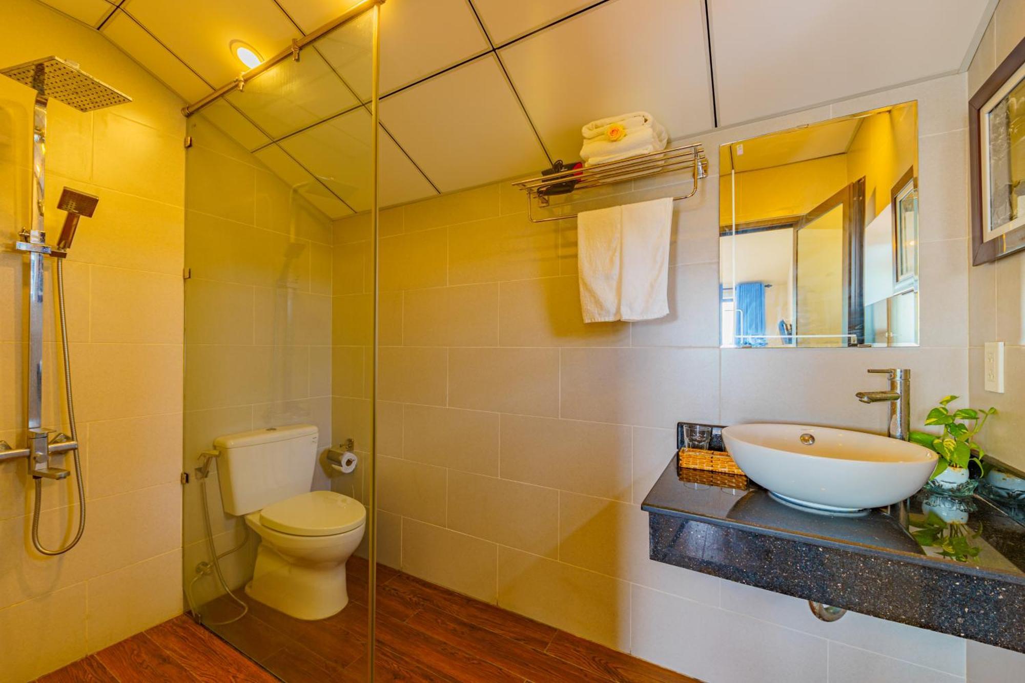 Ha Mountain View Pool Homestay Hoi An