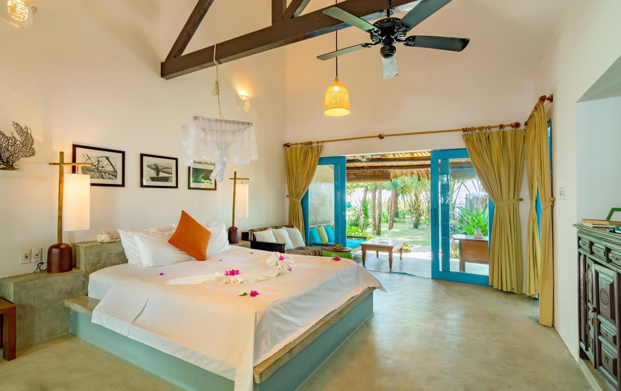 Ocean House An Bang Villa