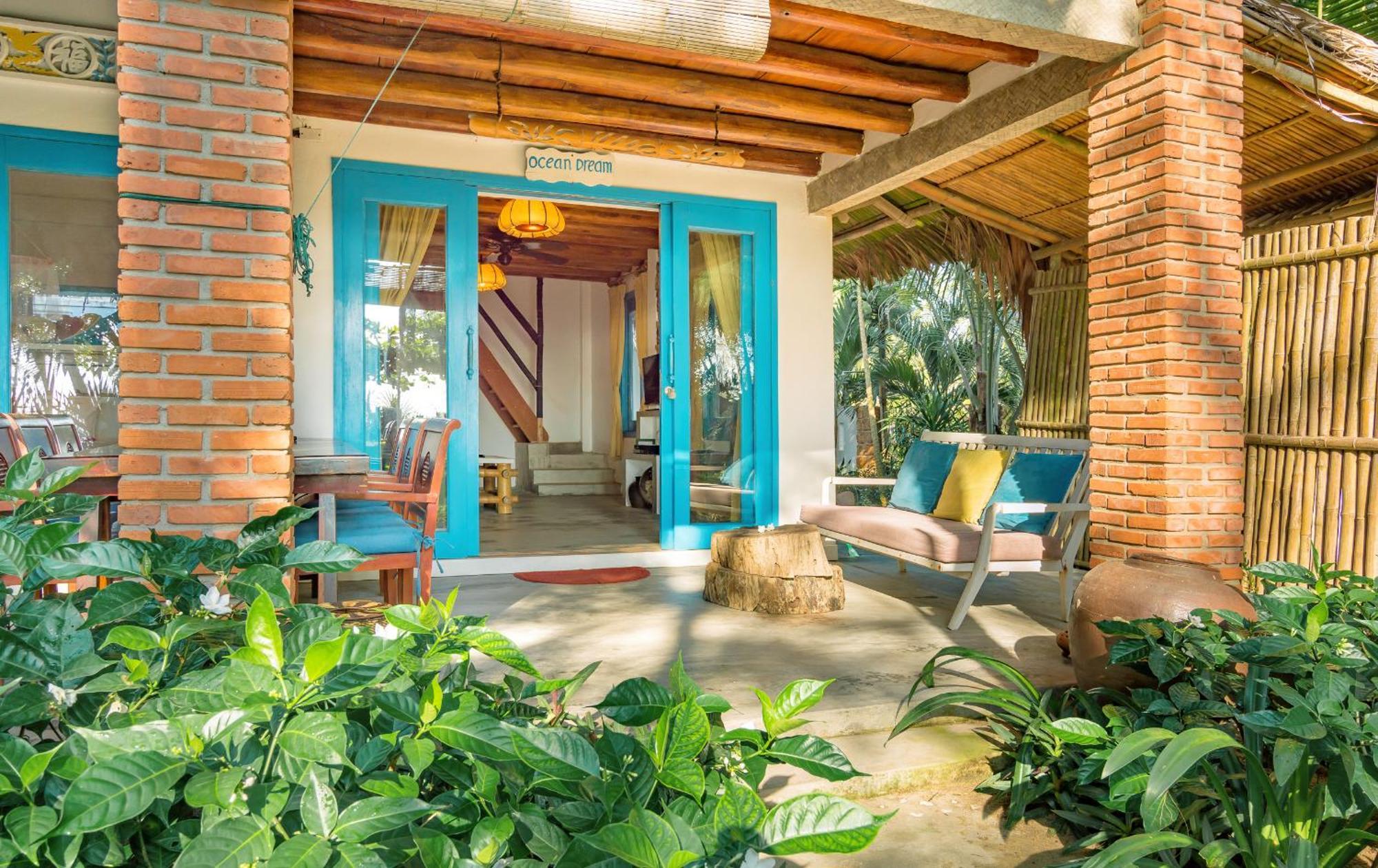 Ocean House An Bang Villa *