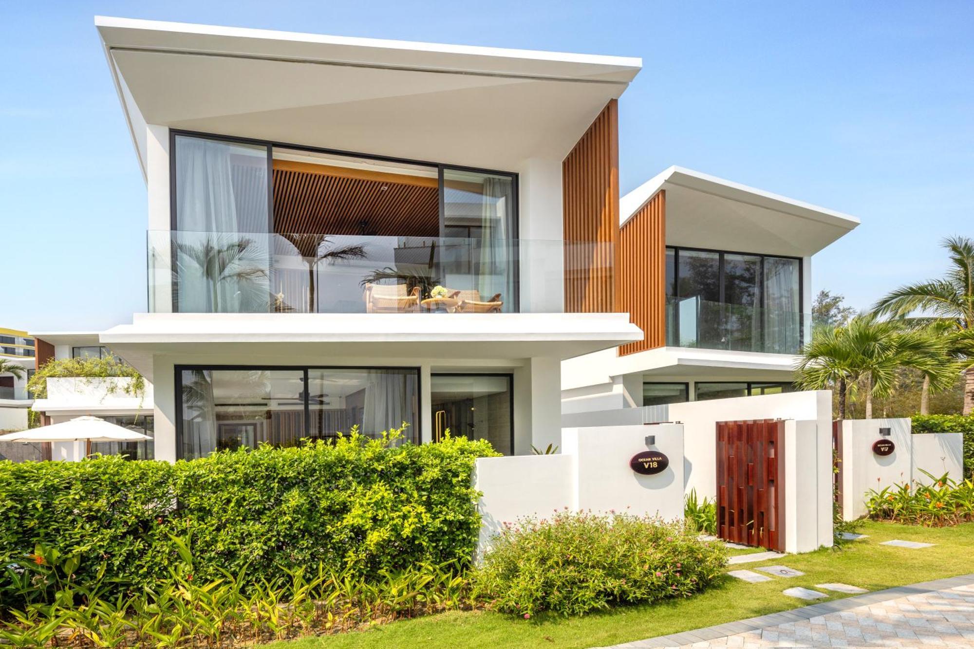 Wyndham Royal Beachfront & 5* Hoi An