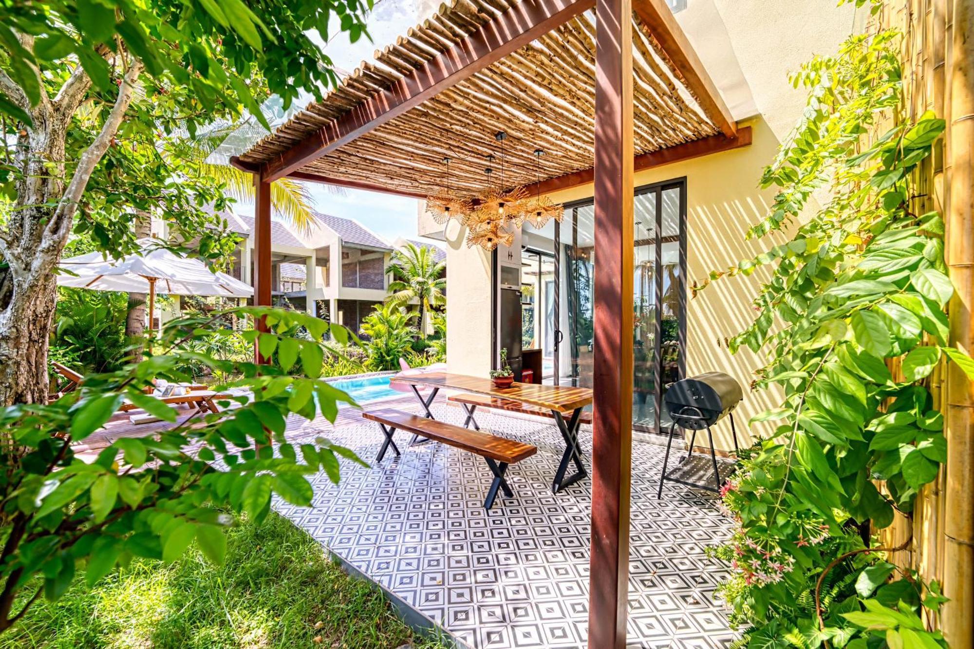 Serene Villa, 4brs Riverside, Private Pool