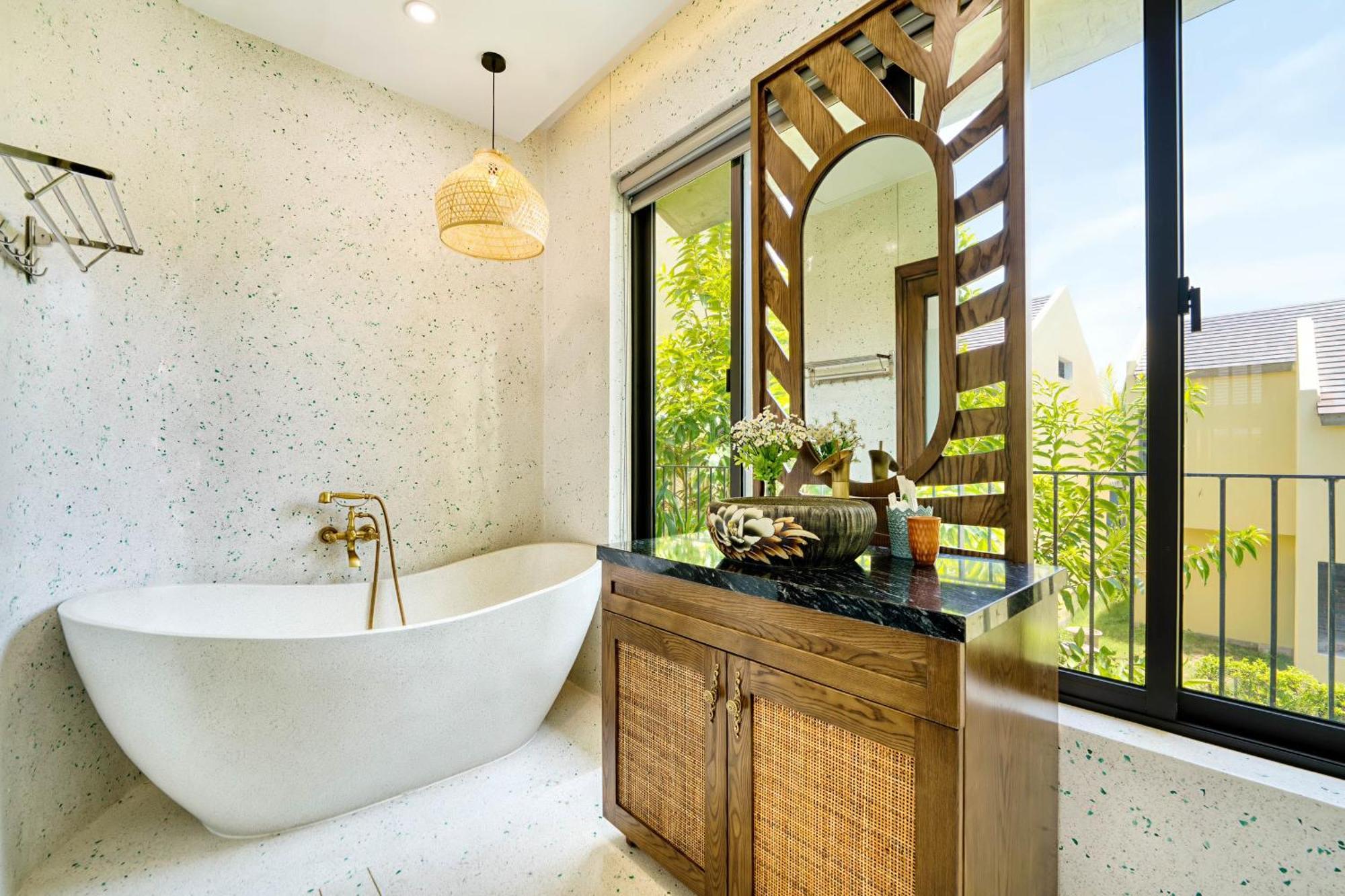 Serene Villa, 4brs Riverside, Private Pool Villa