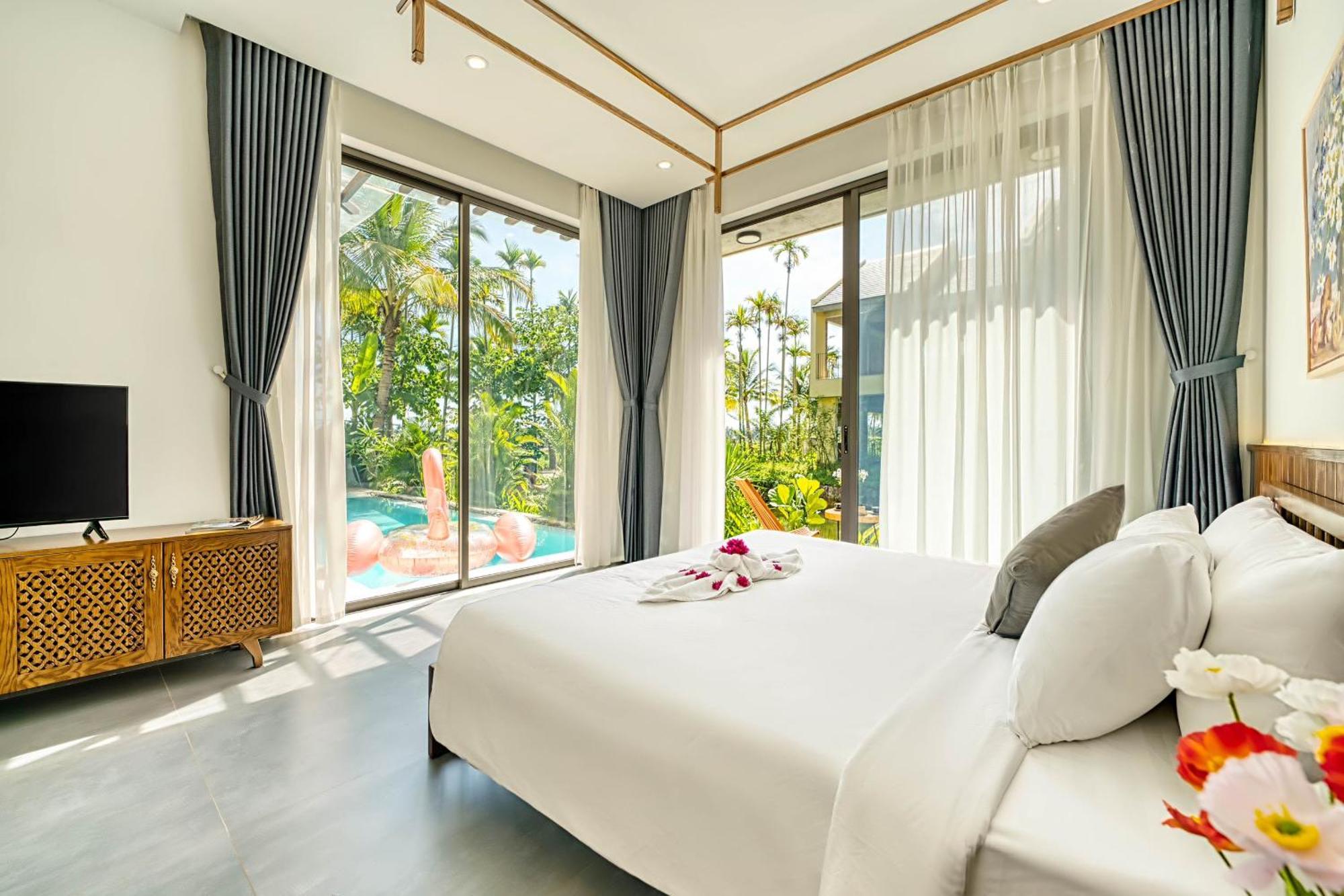 Serene Villa, 4brs Riverside, Private Pool *