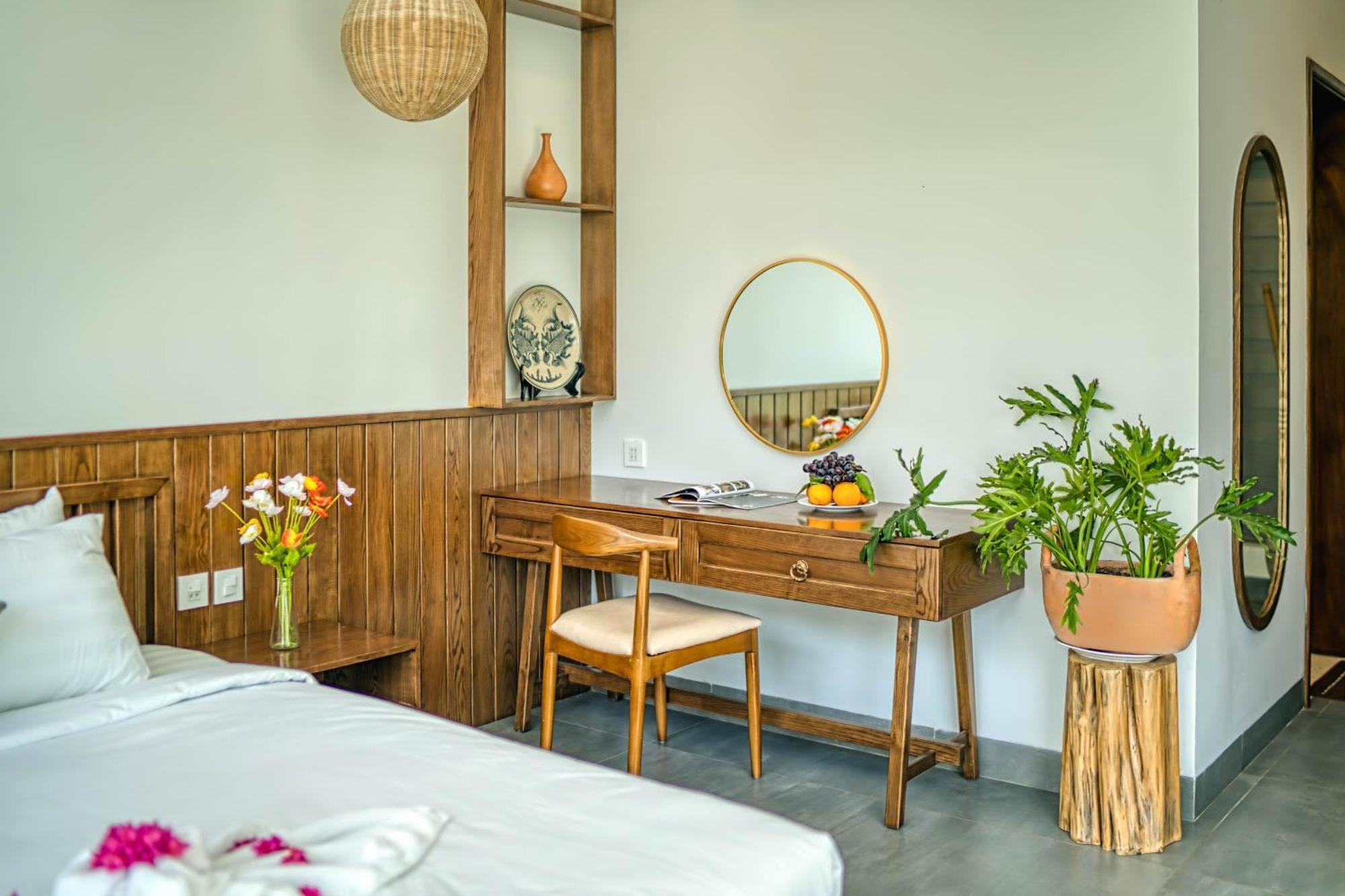 Villa Serene Villa, 4brs Riverside, Private Pool Hoi An