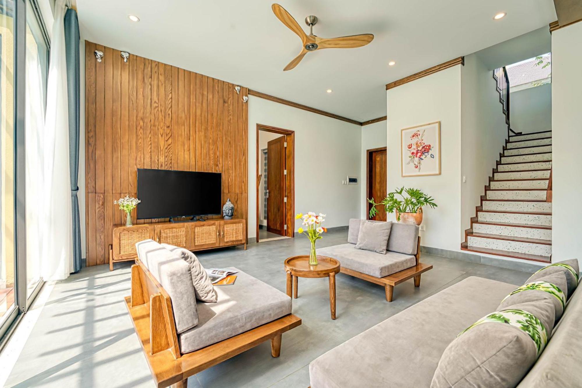 Serene Villa, 4brs Riverside, Private Pool