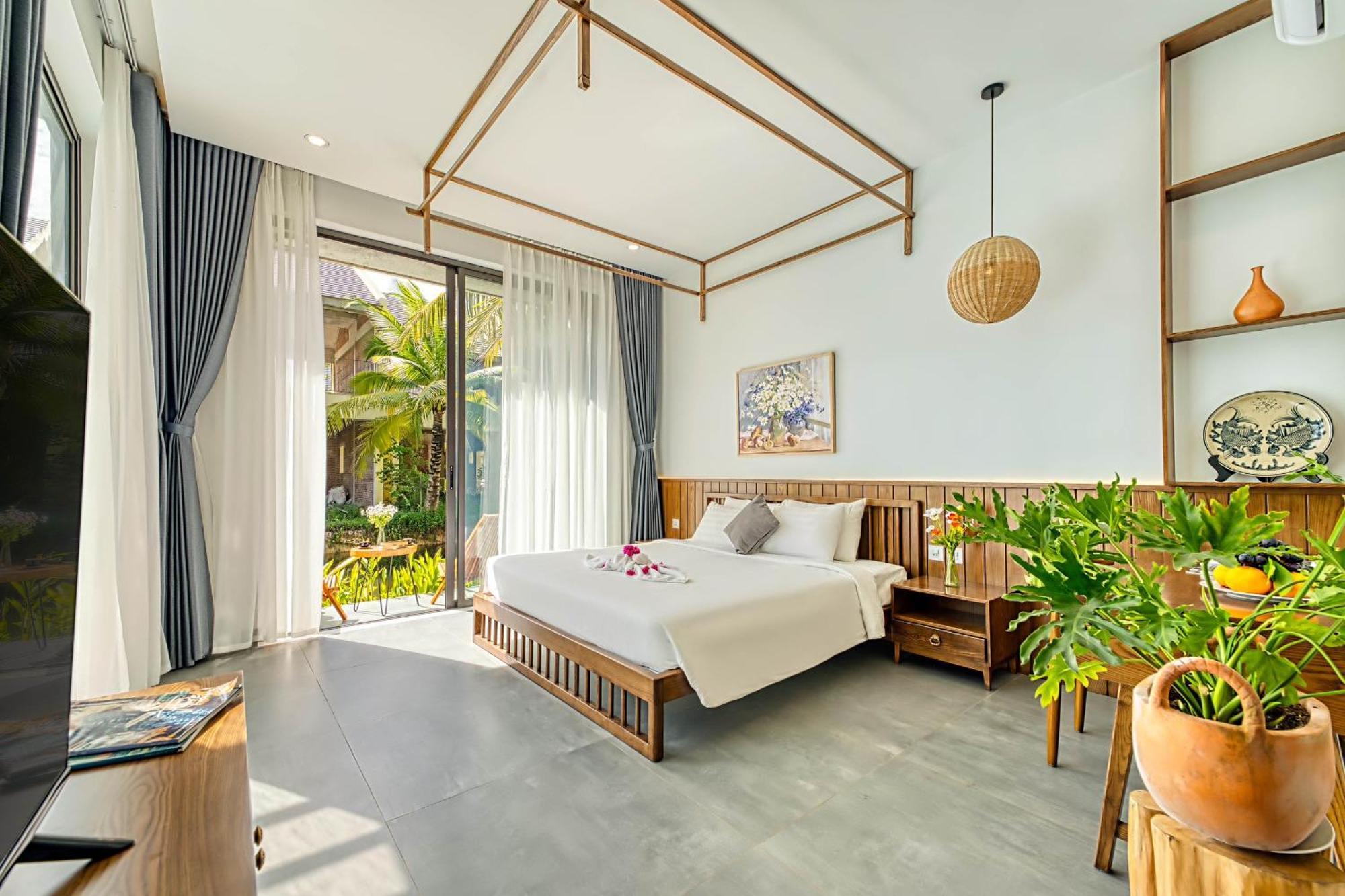 Serene Villa, 4brs Riverside, Private Pool Villa *