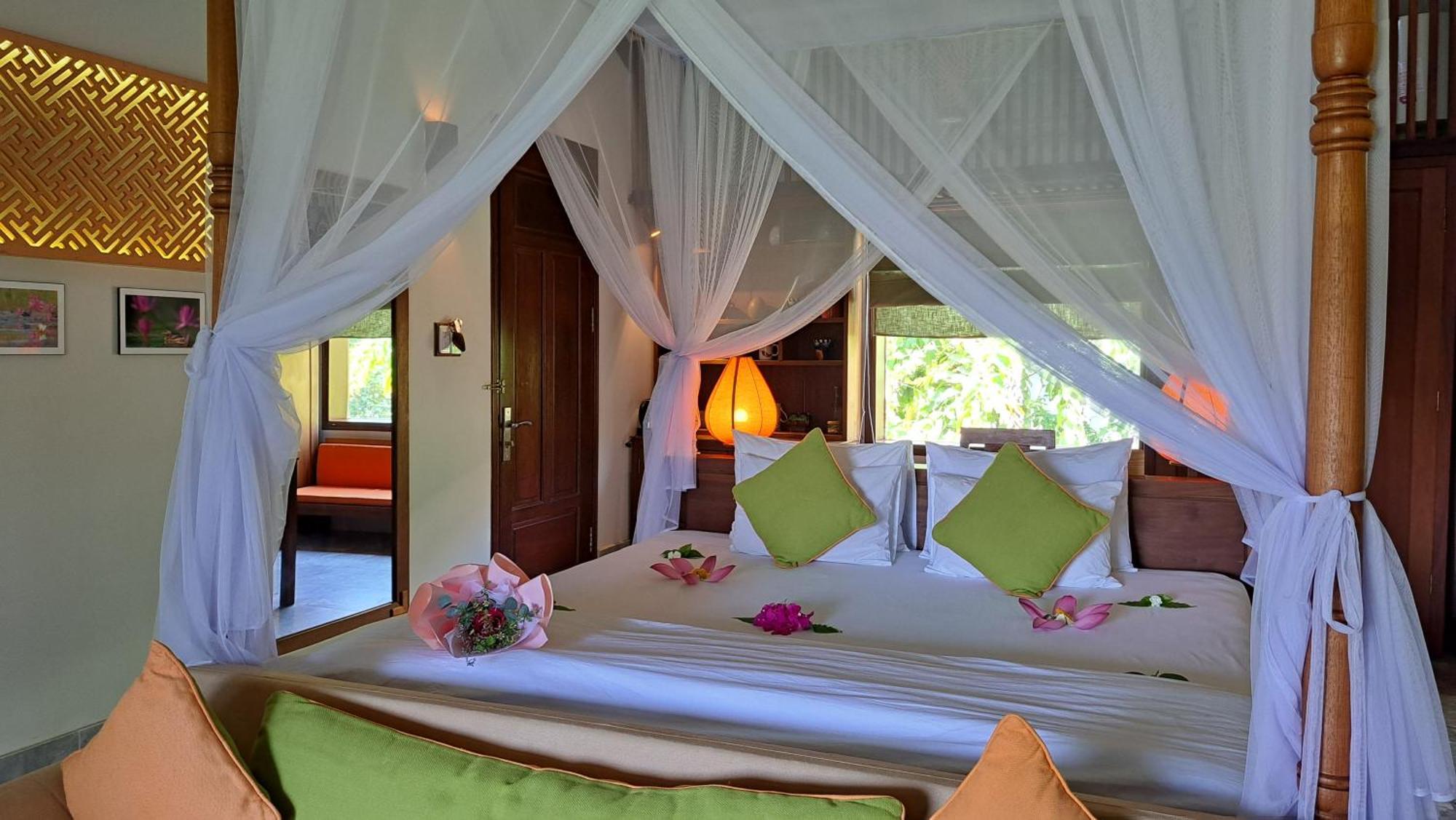 Chic - Retreat 4*